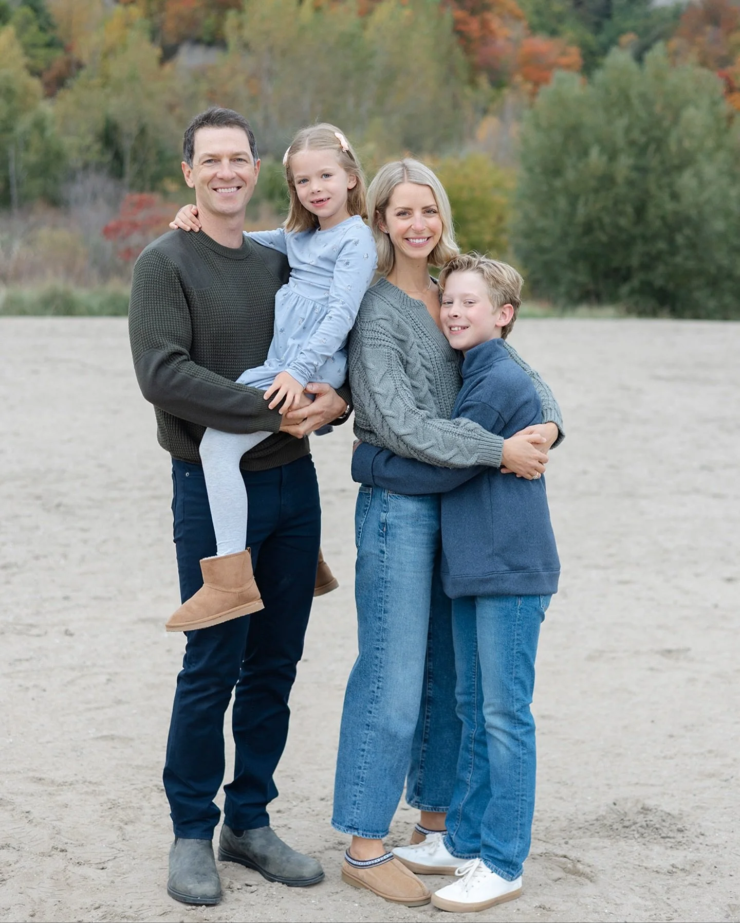 Fall is for families, for sweaters &amp; snuggles 🍁