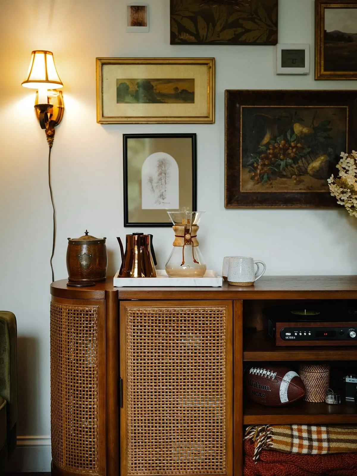 when it comes to decorating your space, be yourself. stay away from trends

do what *you* like. 

even if it&rsquo;s space that is for other people. like this&mdash;this is my therapy office, so arguably it&rsquo;s for my clients. 

but if the space 