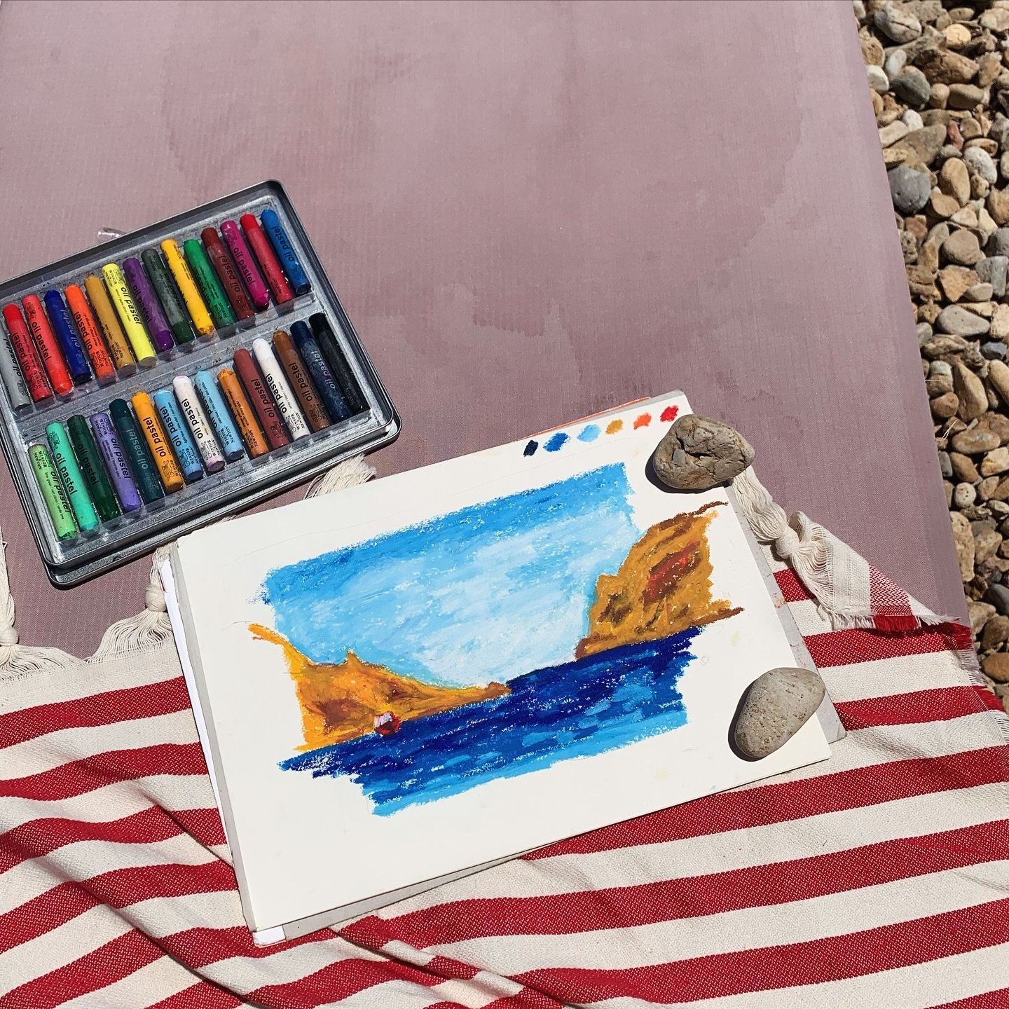 First sketch of the summer 💙🤍❤️

Planning to do a lot more pastels this year! 

.
.
.
#summer #summersketch#summerdrawing #greece #patmos #summervibes #smallsketch #artistdaily