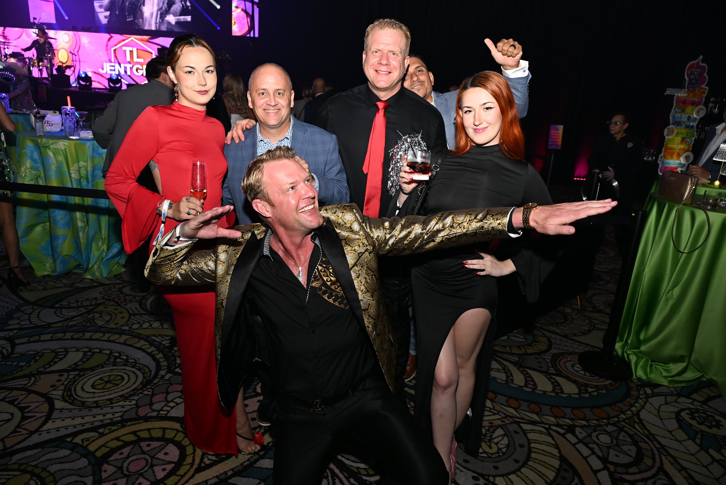 ClickANDShare1 (121).jpg