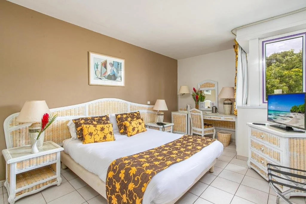 KLS Martinique Room[1].jpg