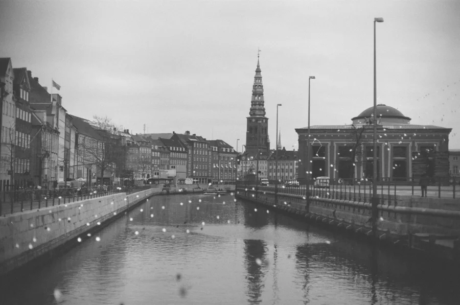 898300399 000092090017.webp