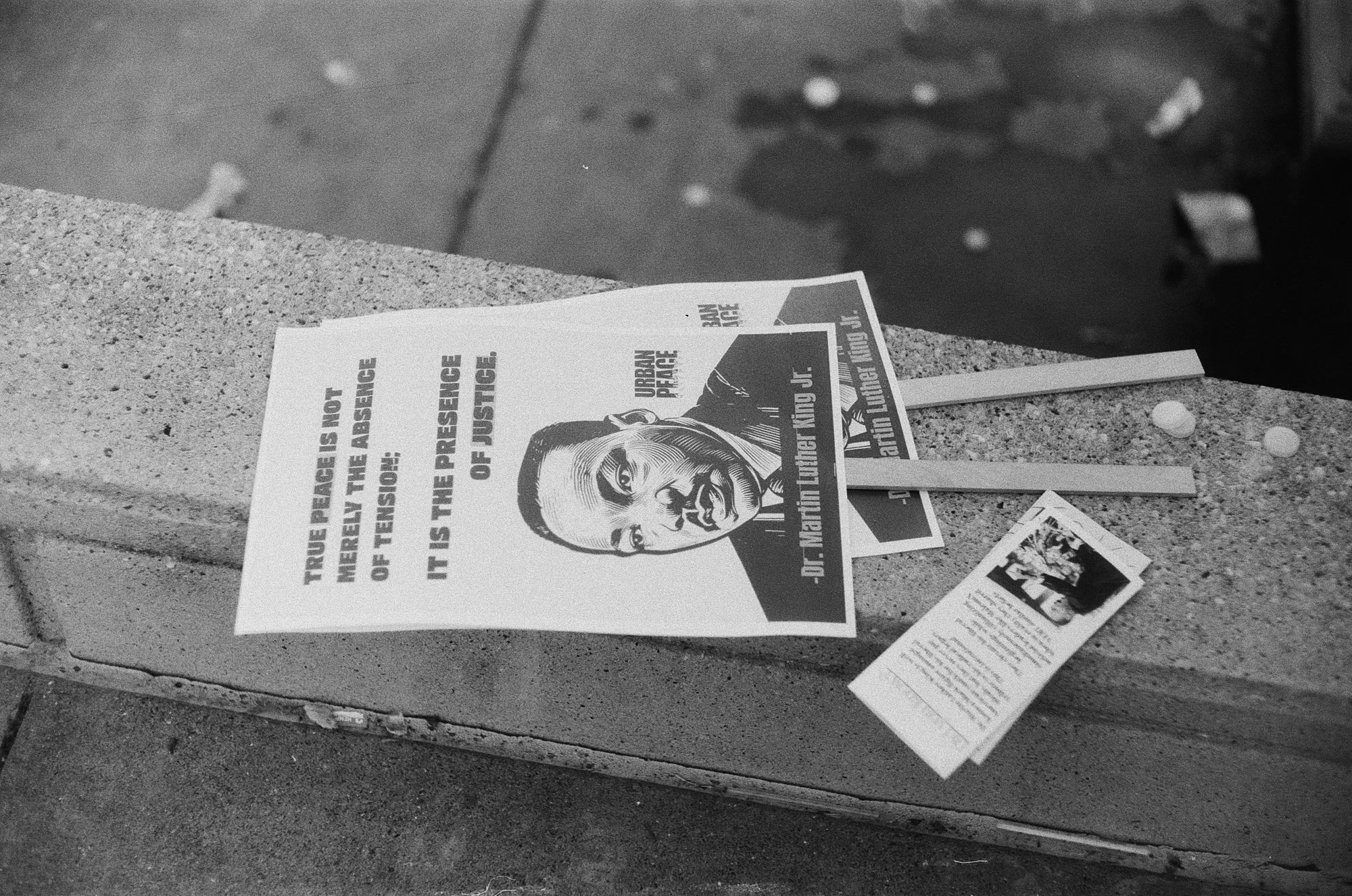lomography_100_bw_20556_125968_281030_002800890035.jpg