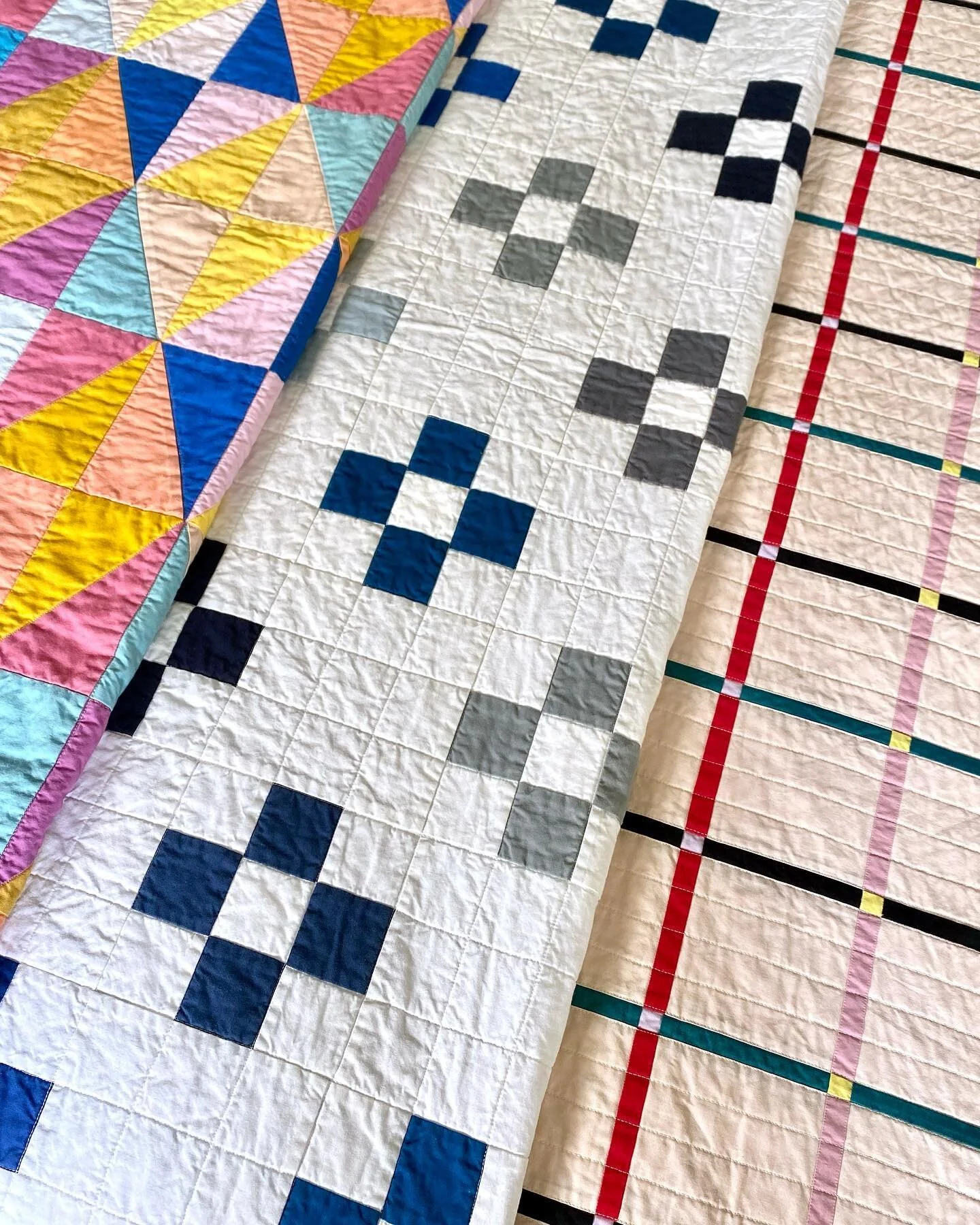 Hey friends! If you've been thinking about getting a custom quilt made, now's the perfect time. I'm currently taking commissions for wall hangings, throw blankets, and bed quilts. Whether it's for yourself or a special gift, each quilt is a one-of-a-