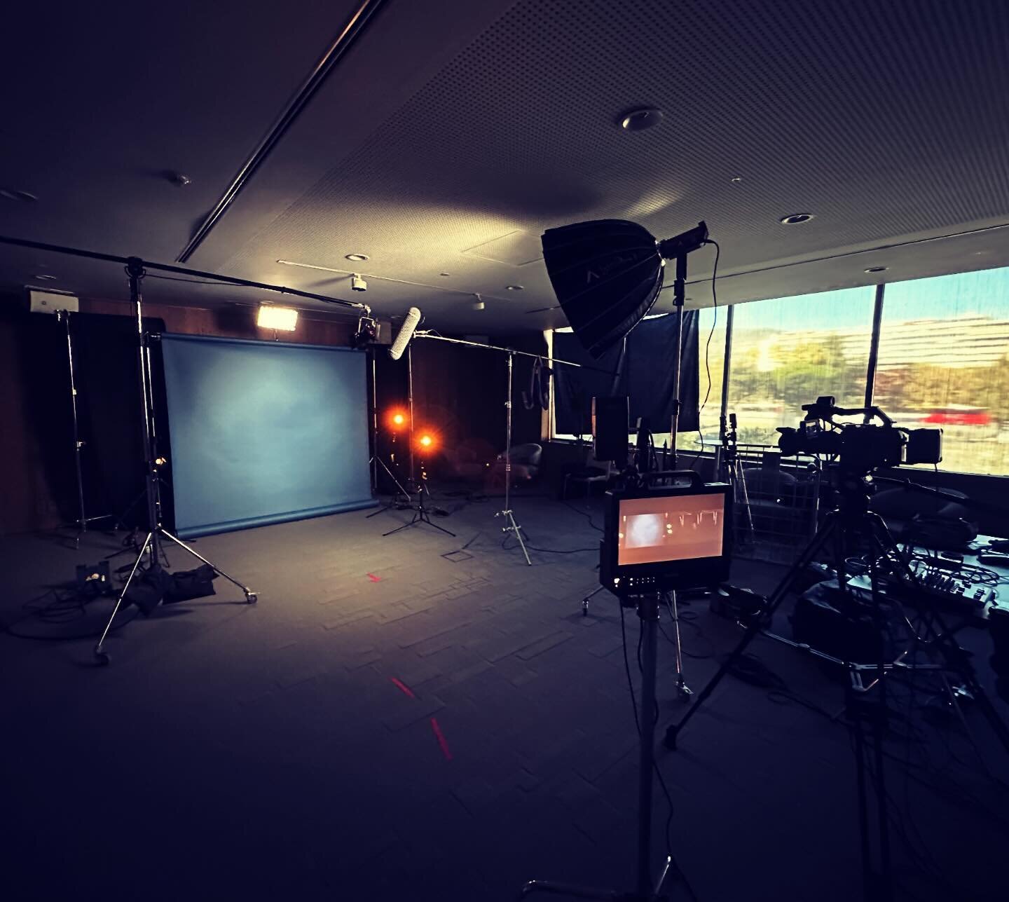 It&rsquo;s a sunny day outside in Barcelona&hellip; apparently. 

#dop #colorama #sonyfx6 #filmproduction #aputure #smallhd