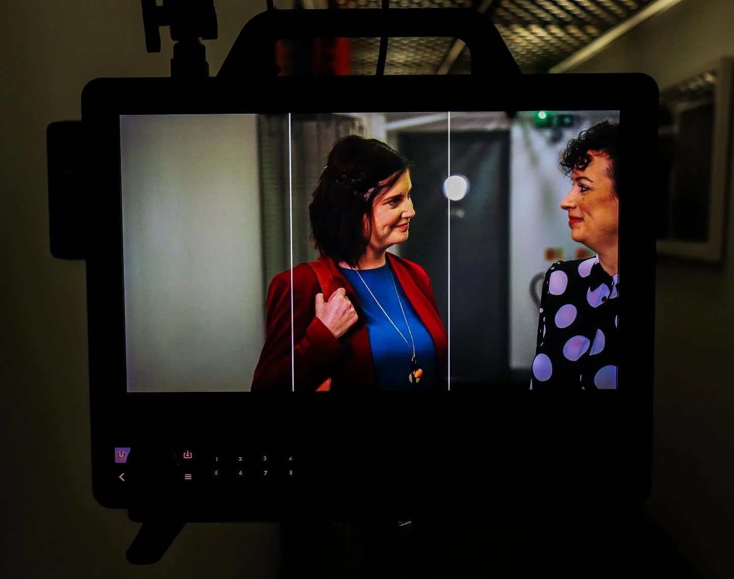 Had a super fun day shooting this comedy short recently for @comedycrowdtv and @evilapplesapp 

Shooting predominantly in a tiny toilet cubical presented a few challenges!

Written, Produced by and Staring - Lisa Ronaghan @lisaronaghan
Also starring 