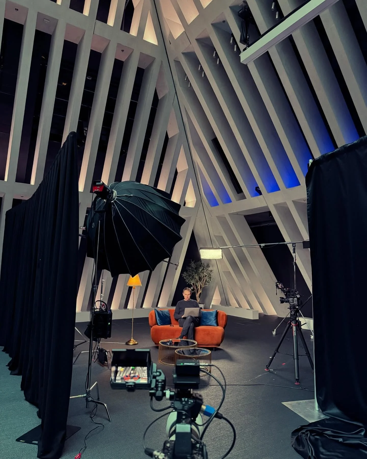 Little shoot late last year in the Death Star.. I mean &ldquo;The Circle&rdquo; in Zurich.

#dop #cinematography #sonyfx6 #setlife #aputure #filmlighting #locationshoot