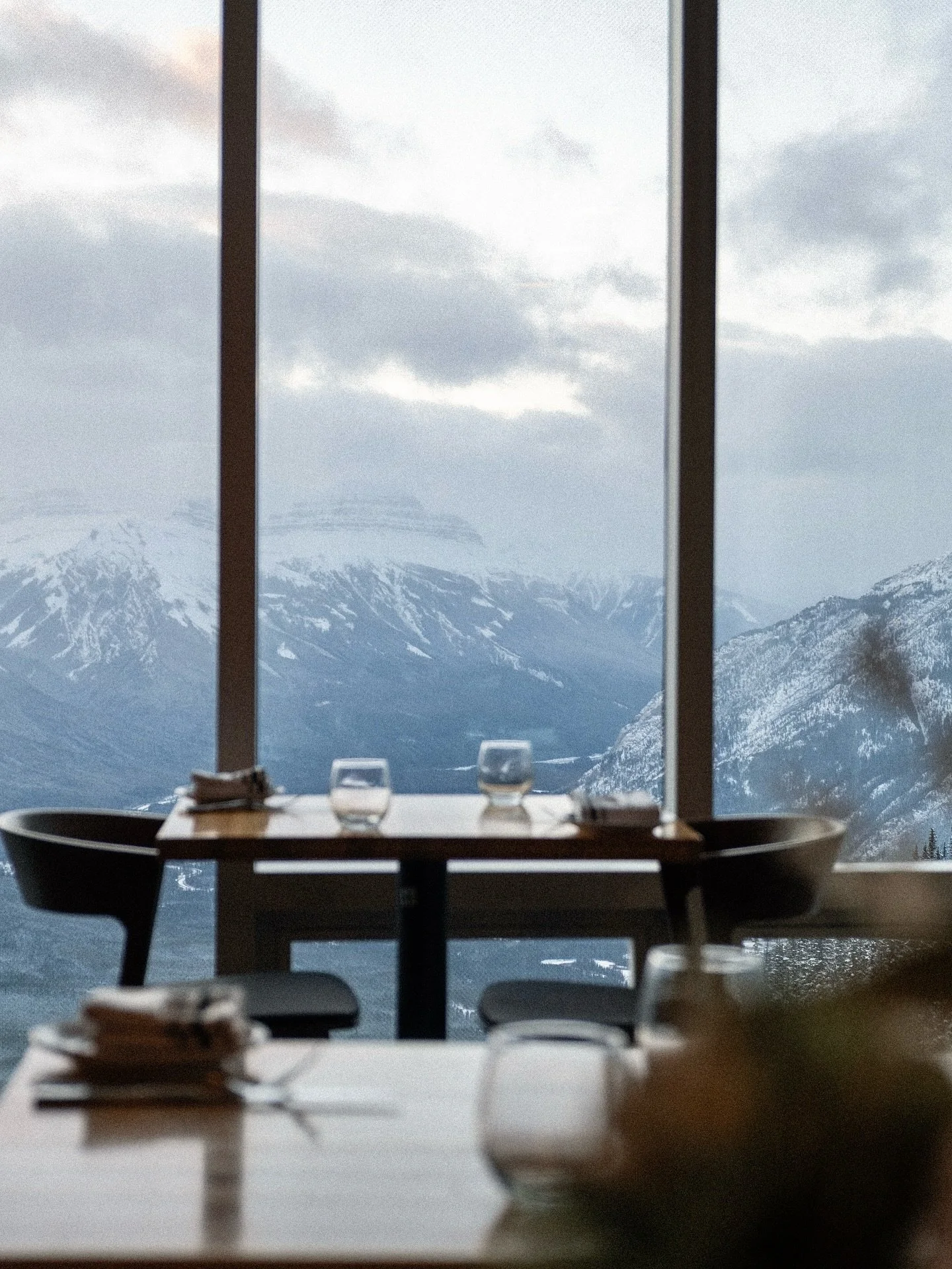 Photographing this space felt unreal - perched above Banff with sweeping snowy peaks in every direction ❄️ ✨ The soft light and modern interior make it an incredible setting for elevated events, intimate dinners, and gatherings.

A venue that truly s