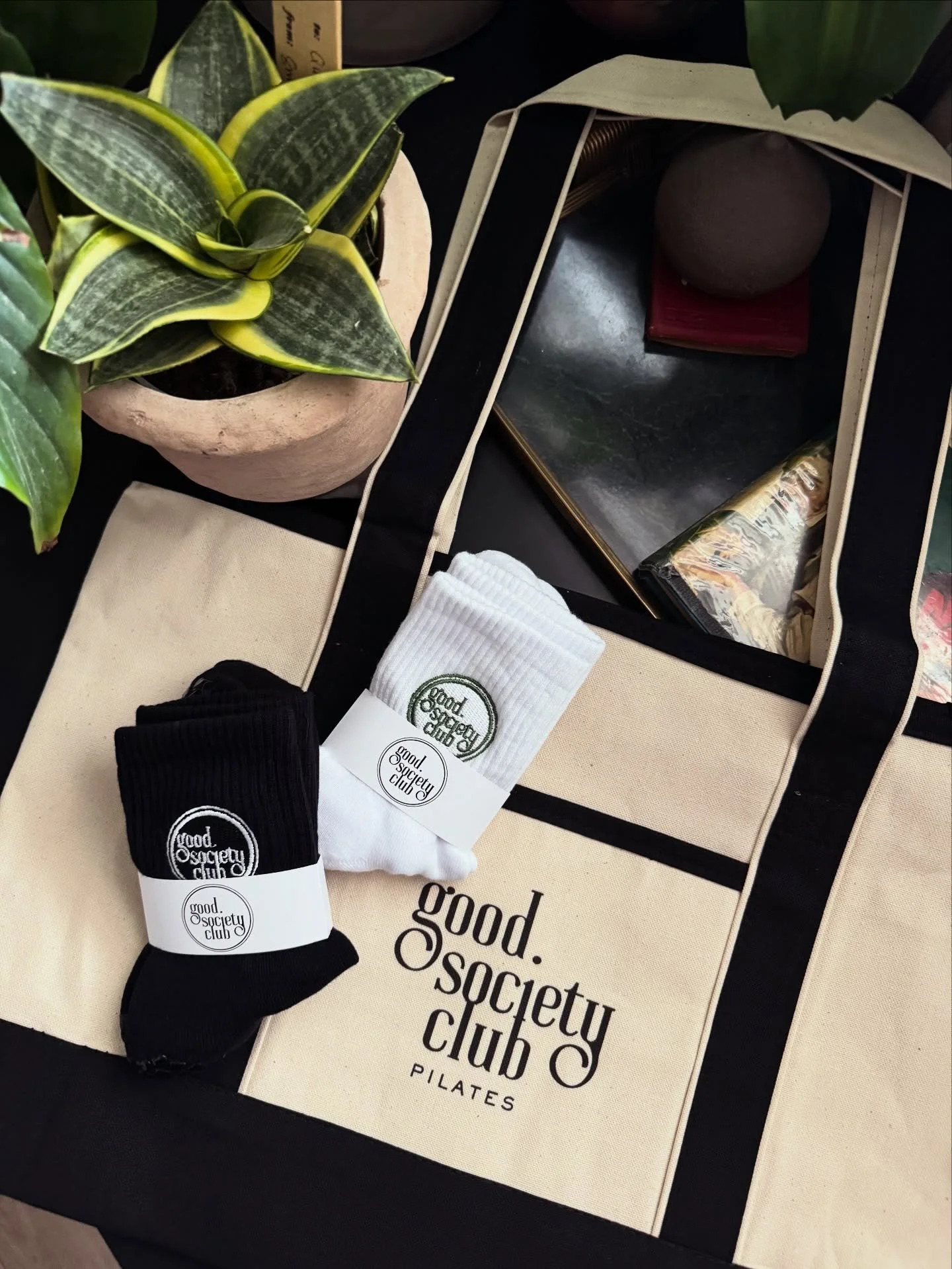 Just dropped. Your new everyday essentials. 😮&zwj;💨
Avail for purchase in studio this week!