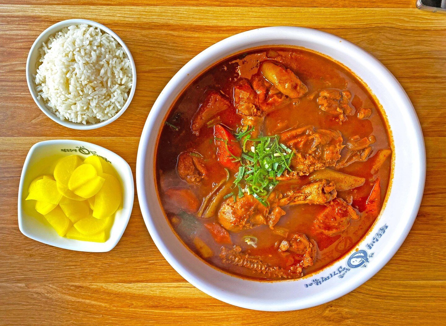 The iconic Korean #comfortfood - Spicy #Chickenstew AKA #dakbokkeumtang #닭볶음탕 😋  All you need is a bowl of rice to make it a perfect meal 🍚