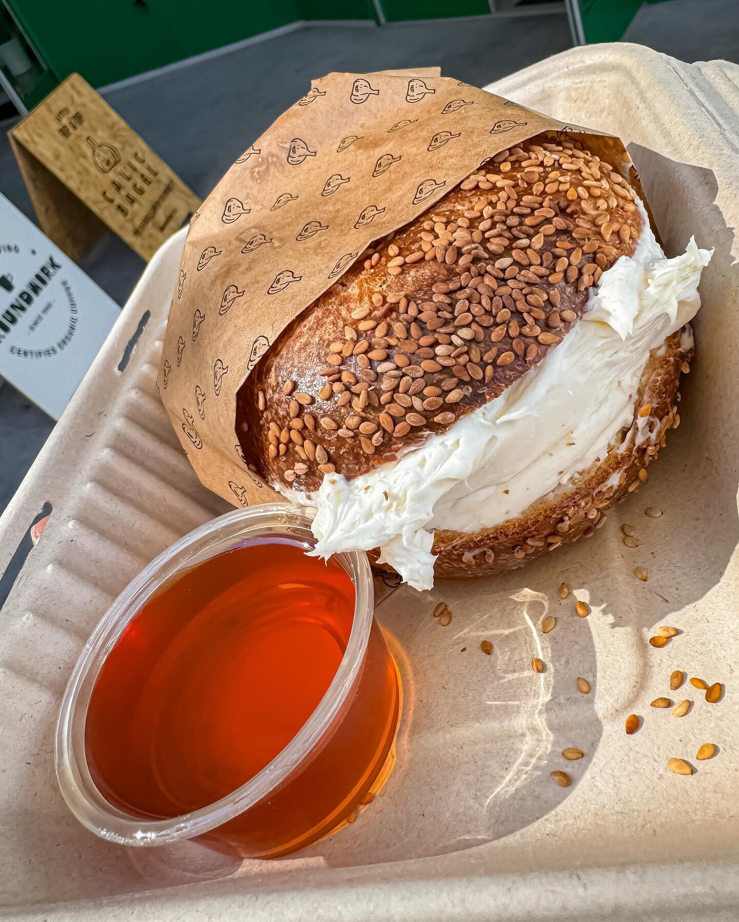 ⁠There&rsquo;s no such thing as too much schmear at #CalicBagel 😋 Don&rsquo;t forget to pair with some honey to drizzle over! 🍯  Find us inside @MarkEat8 ⁠along with some other locally curated goods!⁠
.⁠
.⁠
.⁠
.⁠
.⁠
#Honey #HoneyCreamCheese #Schmea
