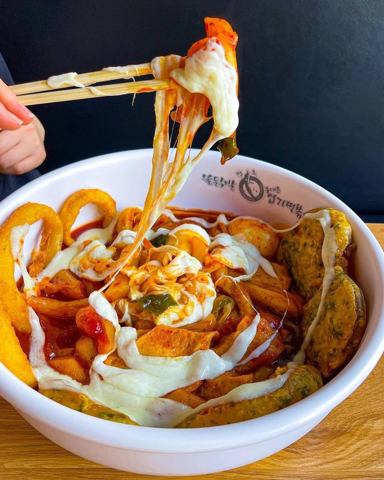 Team @almghospitality is actively hiring multiple HQ & Store Level positions 🙌 Click the link on bio to find out more! Together, our town fun again 🎪
_____
🗣️ Social Media / Video
🖊️ Graphic Design
📚 Accounting
👩‍🍳 R&D / Kitchen 
?