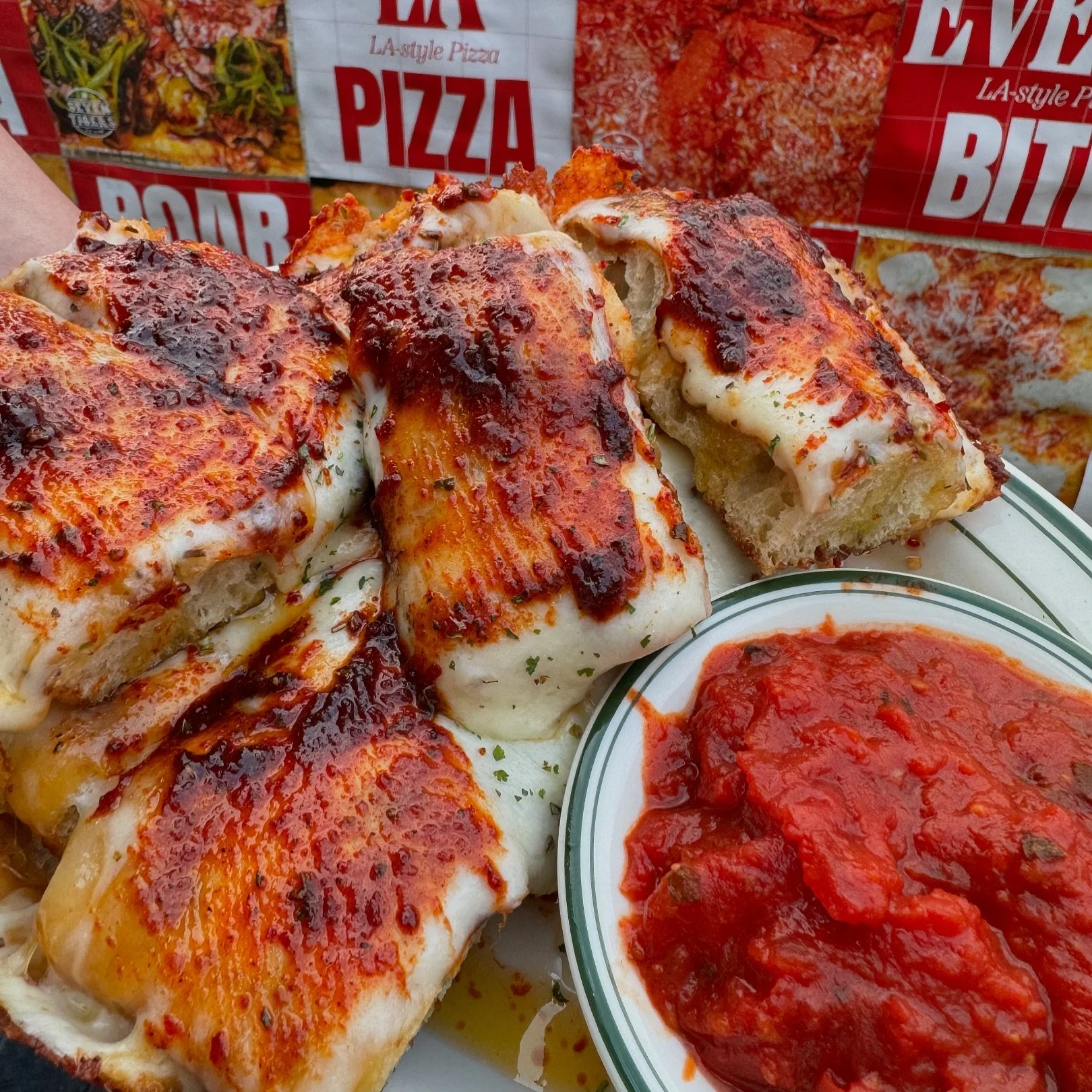 Collab Alert 🚨 Mark your calendar and meet us at @seventpc 🍕 The new pizza pub in town 🍻 
_____
🧀 Cheesy Garlic Bread with double layer of spicy yupdduk original level sauce 🌶️ too much heat? Ask it on the side! 
_____
Celebrating grand opening