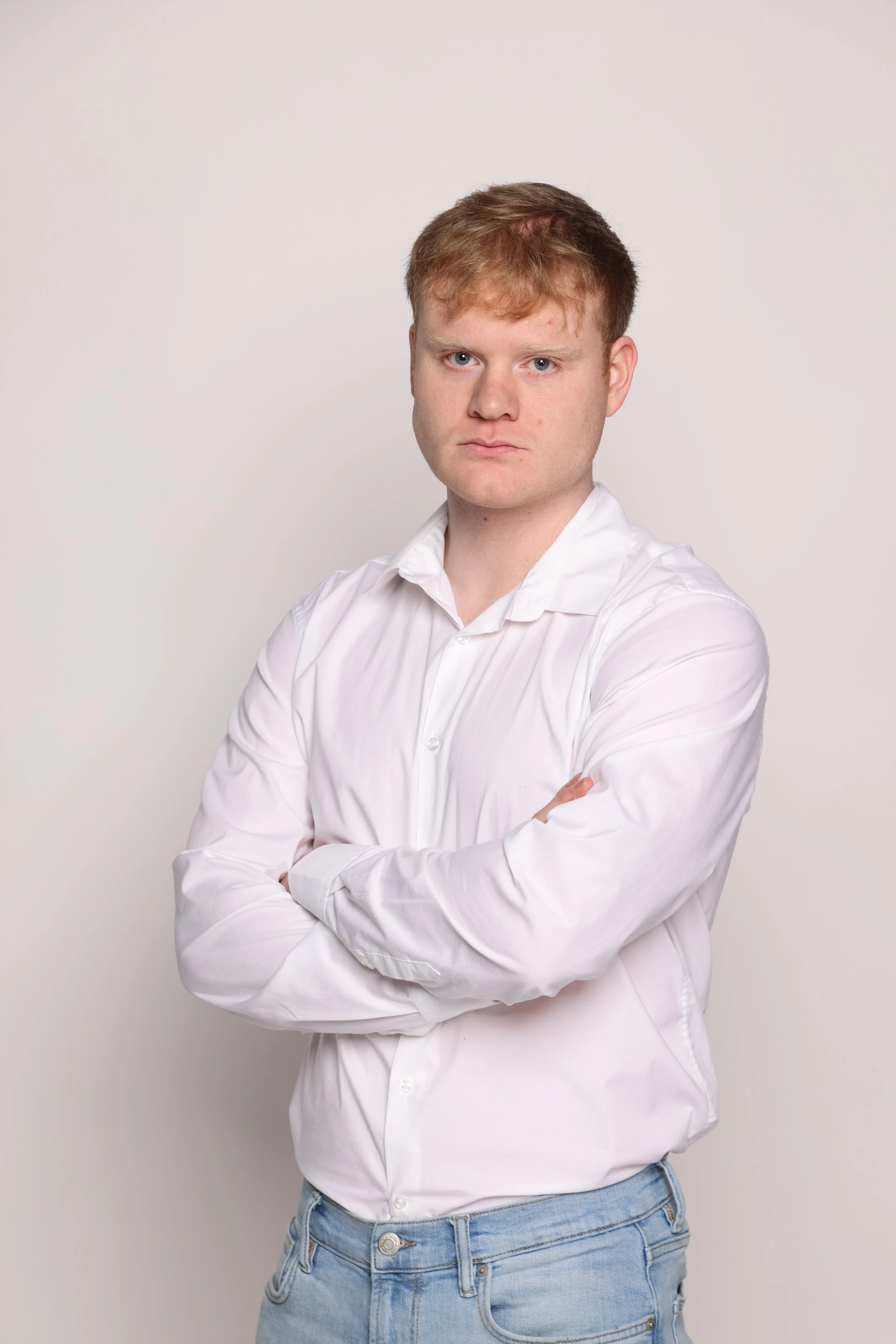 man white tshirt blue jean smiling2.jpg