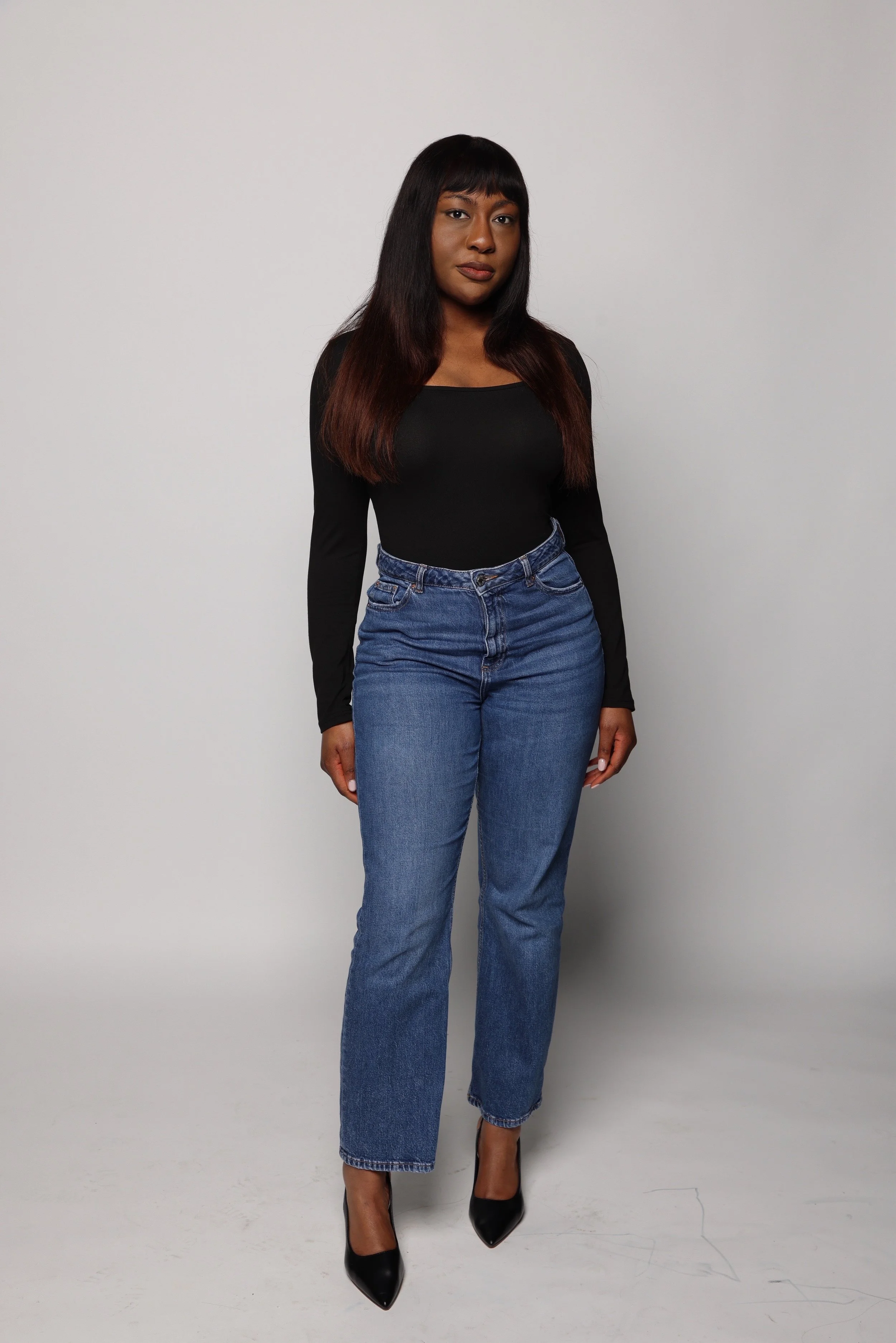 Jessica Female Model Posing In Studio (1).jpeg