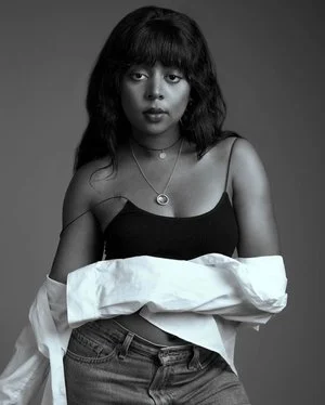 Female_model_eko_model_management-irish_modelling_agency_vivian_posing.jpg