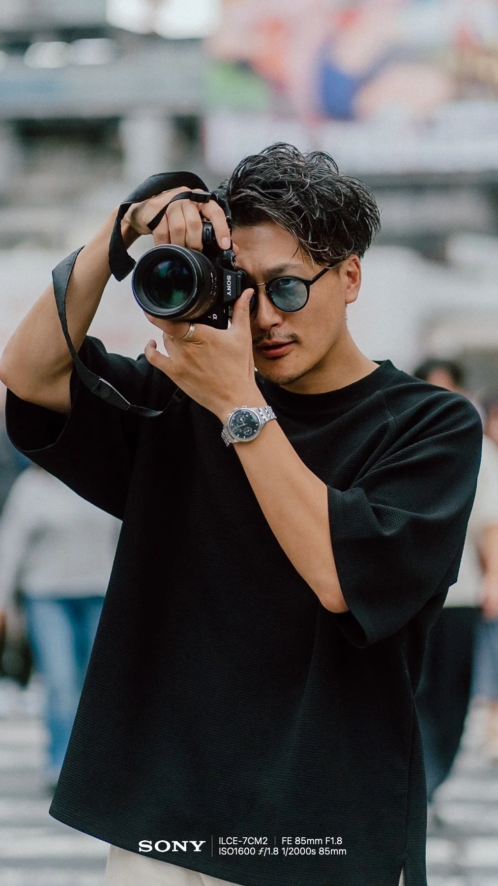  Relaxed Arms (V2)    “Stand tall and let your arms hang naturally by your sides. Laugh away from the camera as if a friend just told you a good joke.”  Men, Standing, 🌆 City, 🌂 Props 