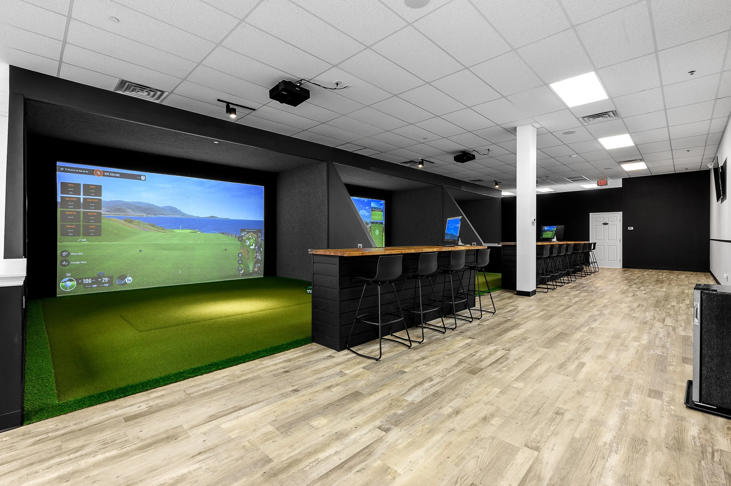 Dogleg Golf - Indoor Golf Simulator