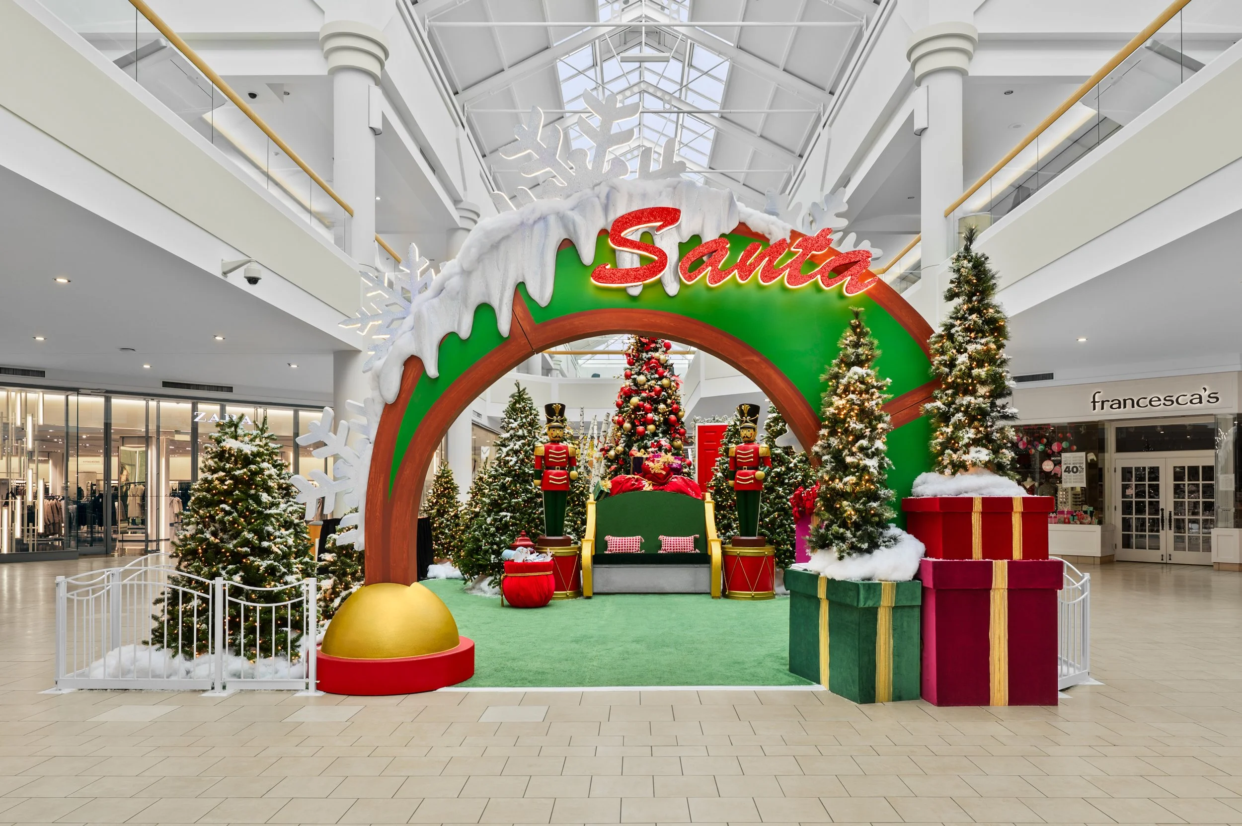Freehold Raceway Mall Christmas Display