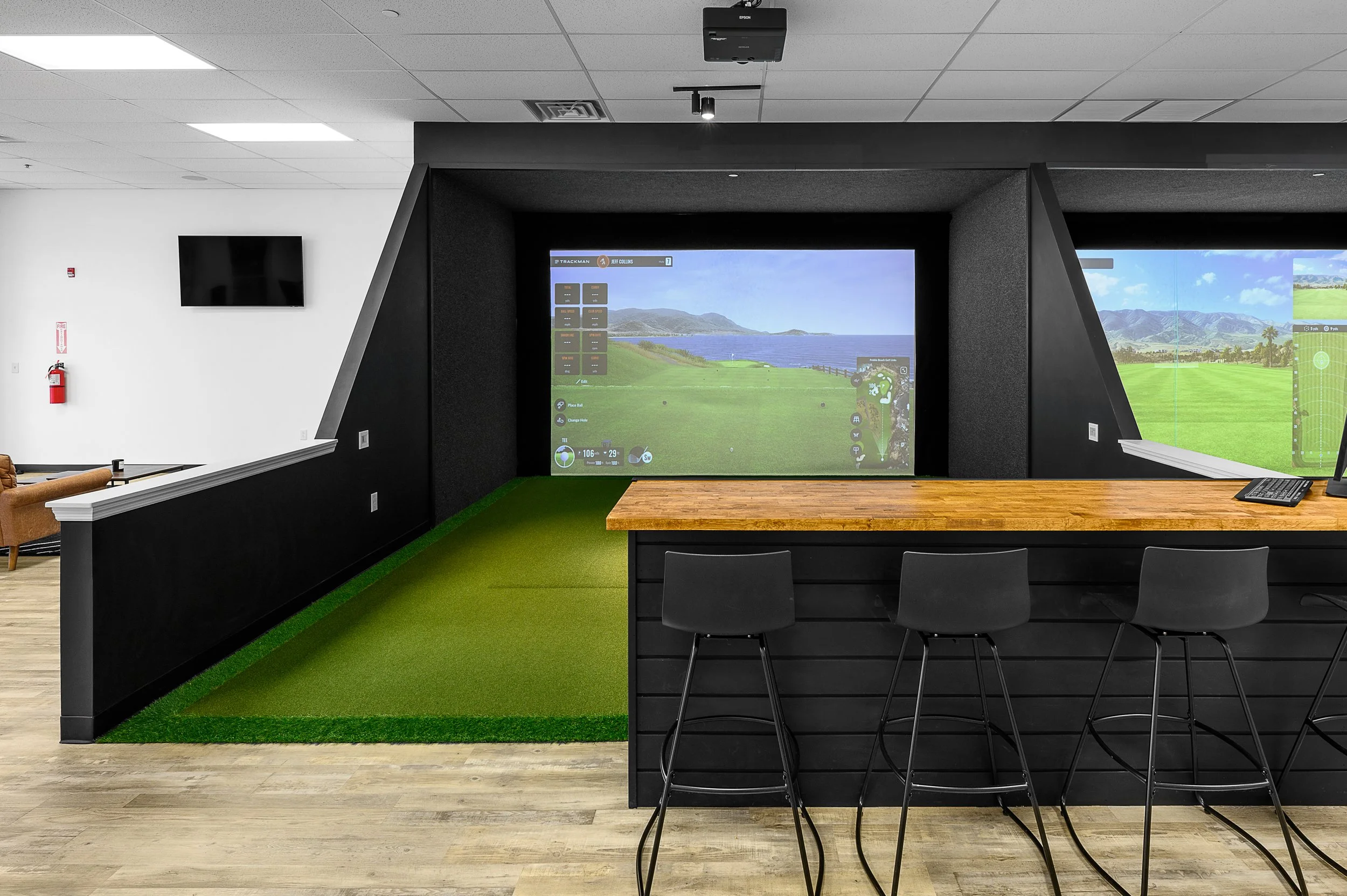 Dogleg Golf - Indoor Golf Simulator