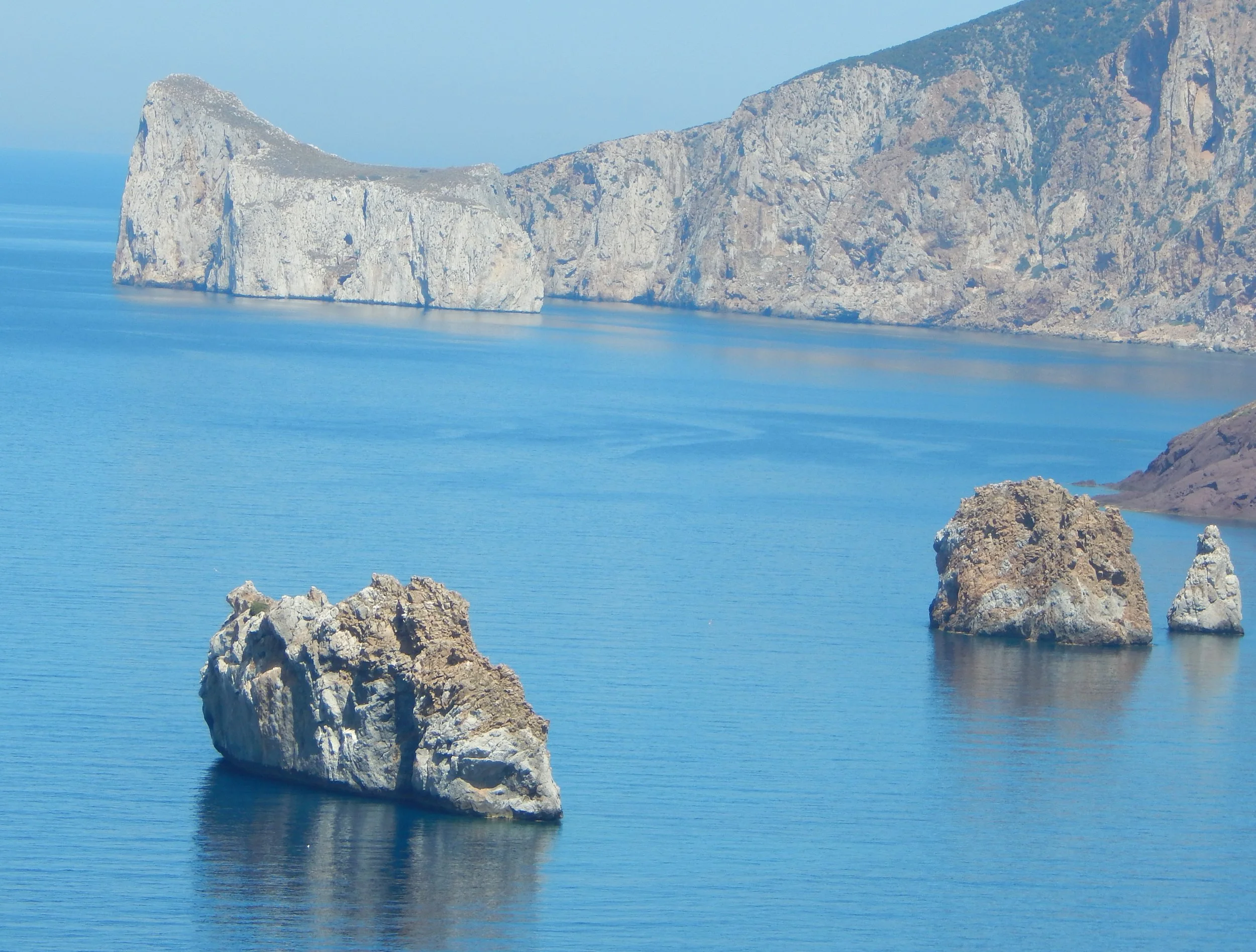 faraglioni close close.JPG