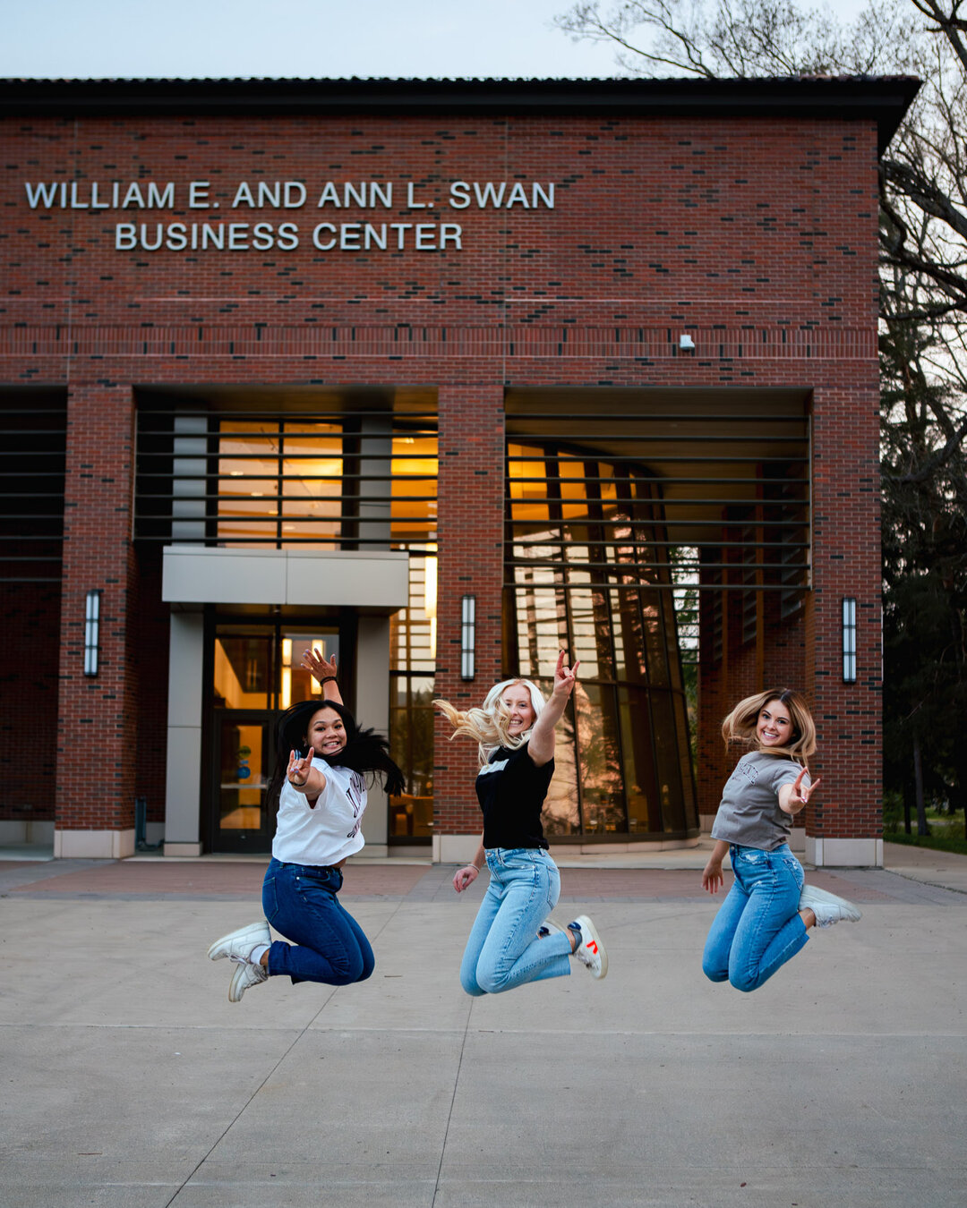 Siena, Madison, and Maddie all had me come document the official end of their time at St. Bonaventure. They are all graduating with their masters this weekend! I think I'd be jumping for joy too!​​​​​​​​​
**You may recognize these three from last yea