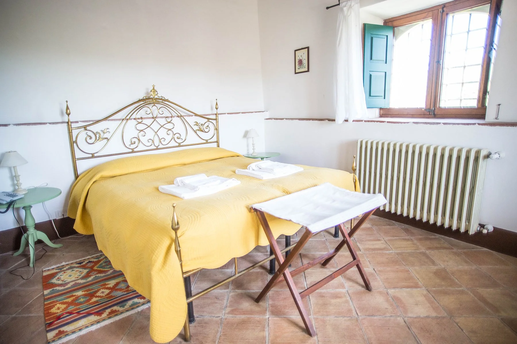 Two rooms with shared bathroom