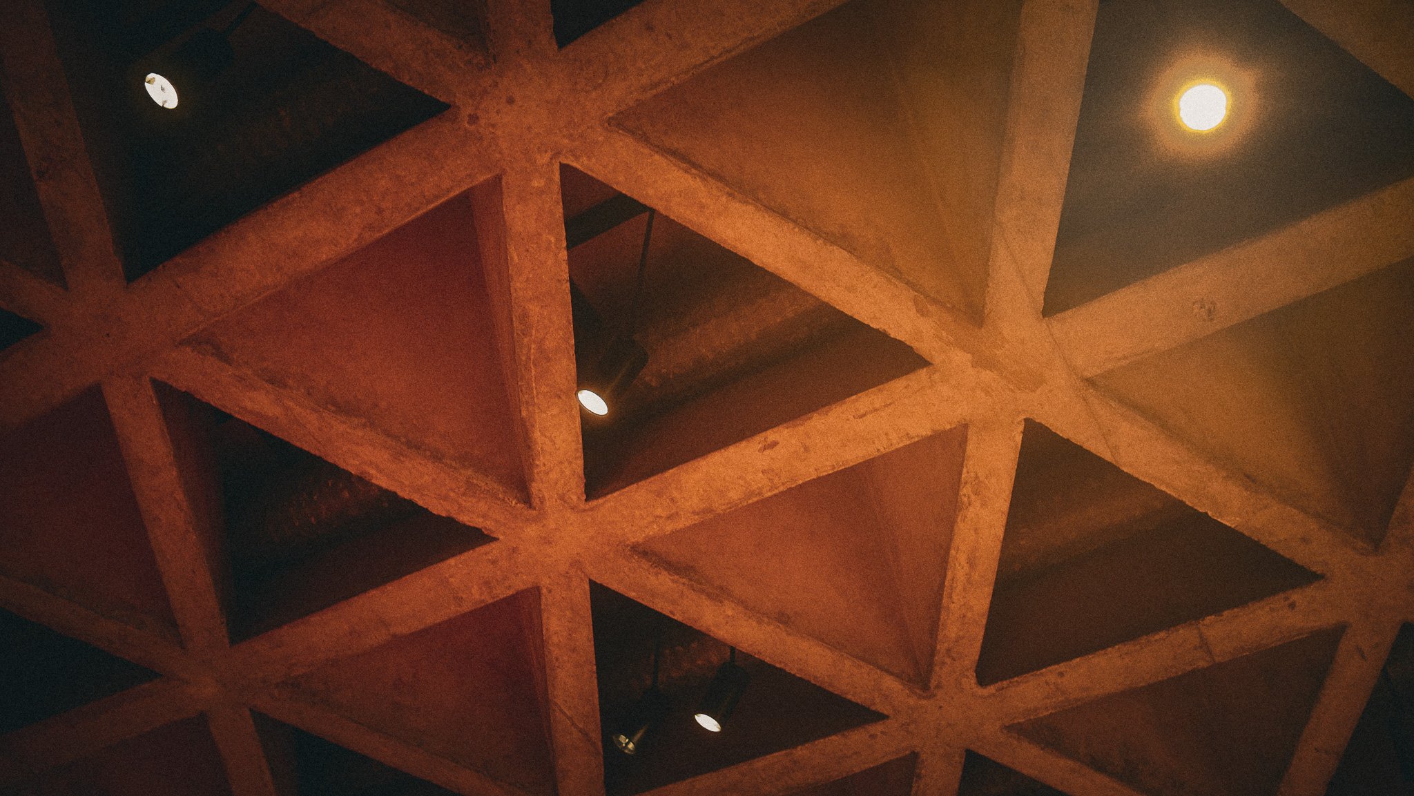 ceiling at yale art gallery; fuji xt30ii, viltrox 23mm 1.4 XF