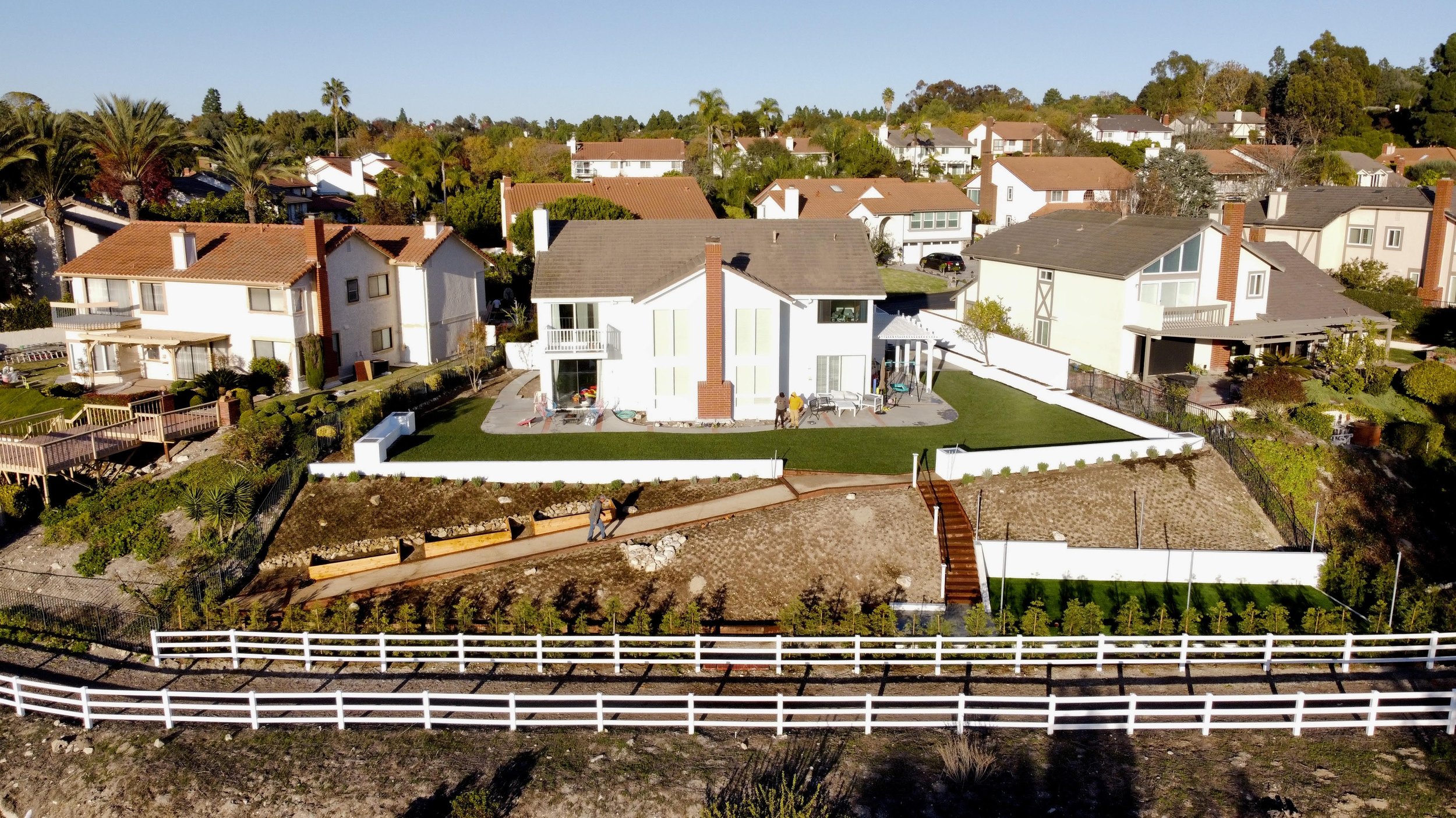Palos Verdes, CA Hardscape. Retaining wall, vinyl fence, synthetic turf