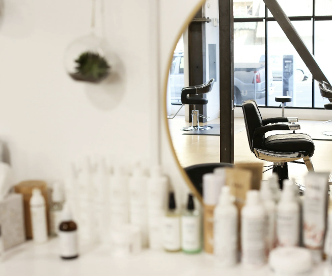 How to Maintain Beautiful, Healthy Color Between Salon Visits - Windsor Beauty Salon