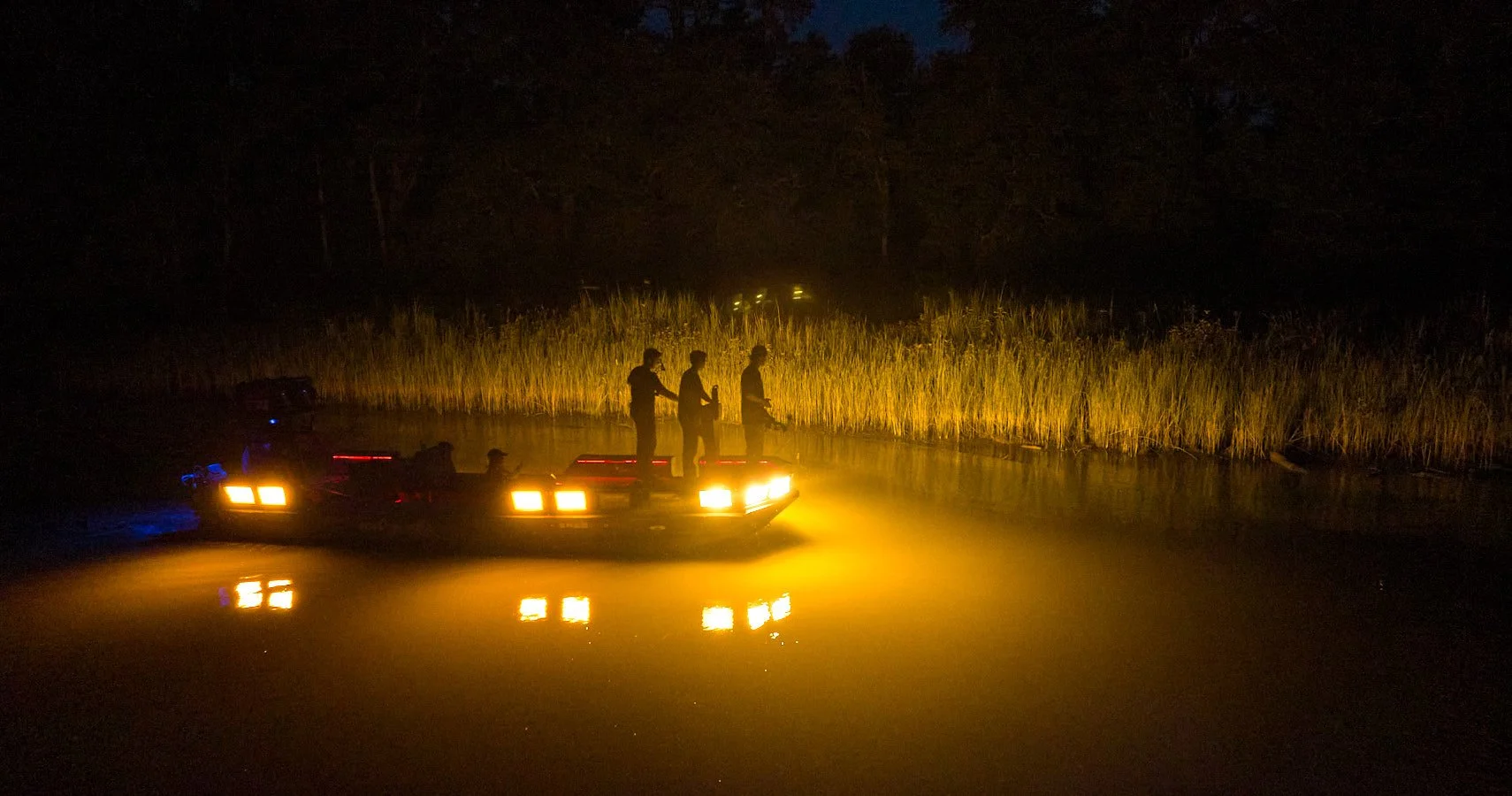 0715_Bowfishing__250.jpg