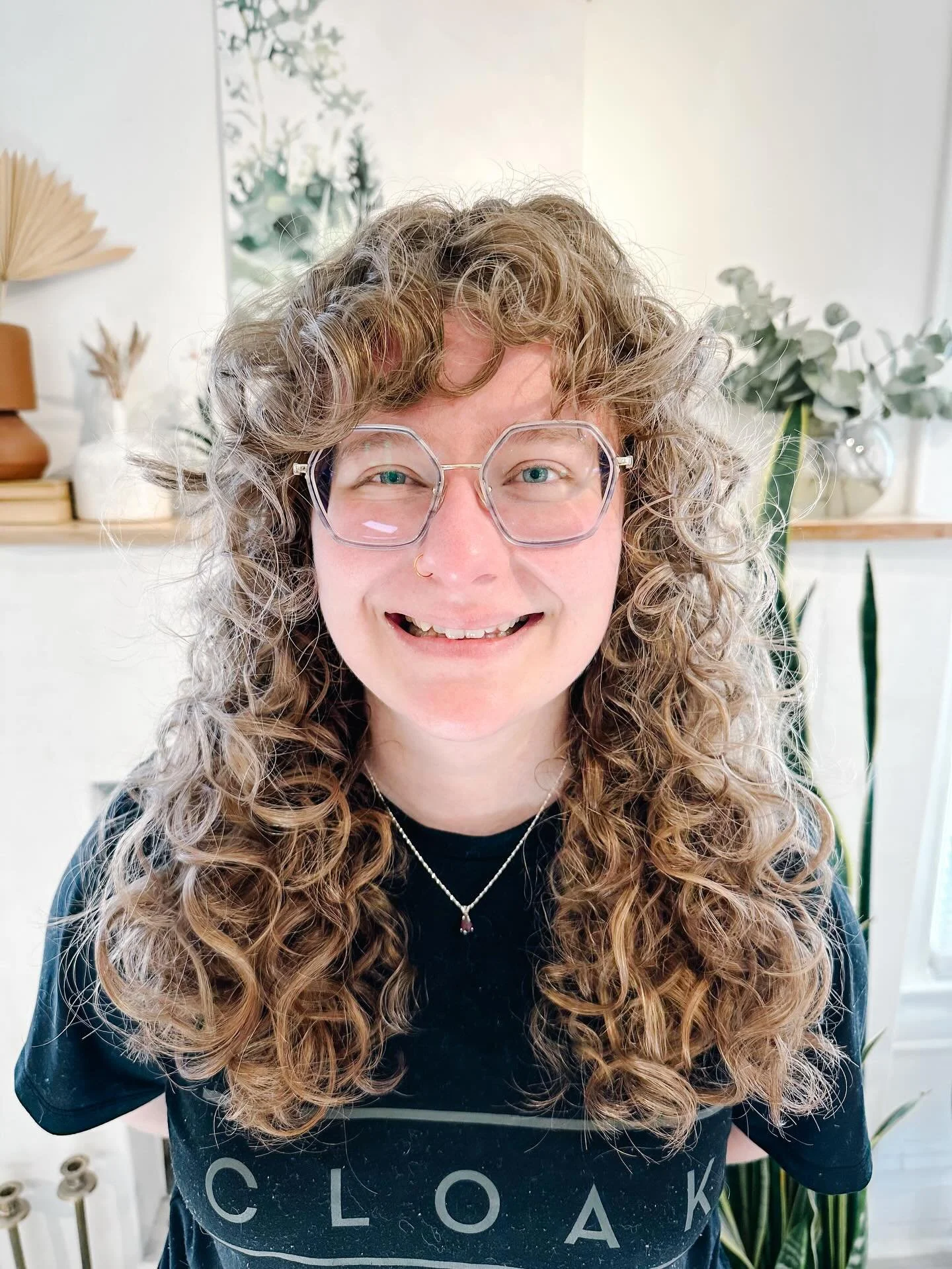 Curls love layers! It is simply the most flattering way to wear your curly hair. 

Needing some shape in your curls? DM me for your curly cut appointment today! 

-
-
-
-
-
-
#boisecurlyhairstylist #boise #meridiancurlyhairstylist #downtownboisehairs