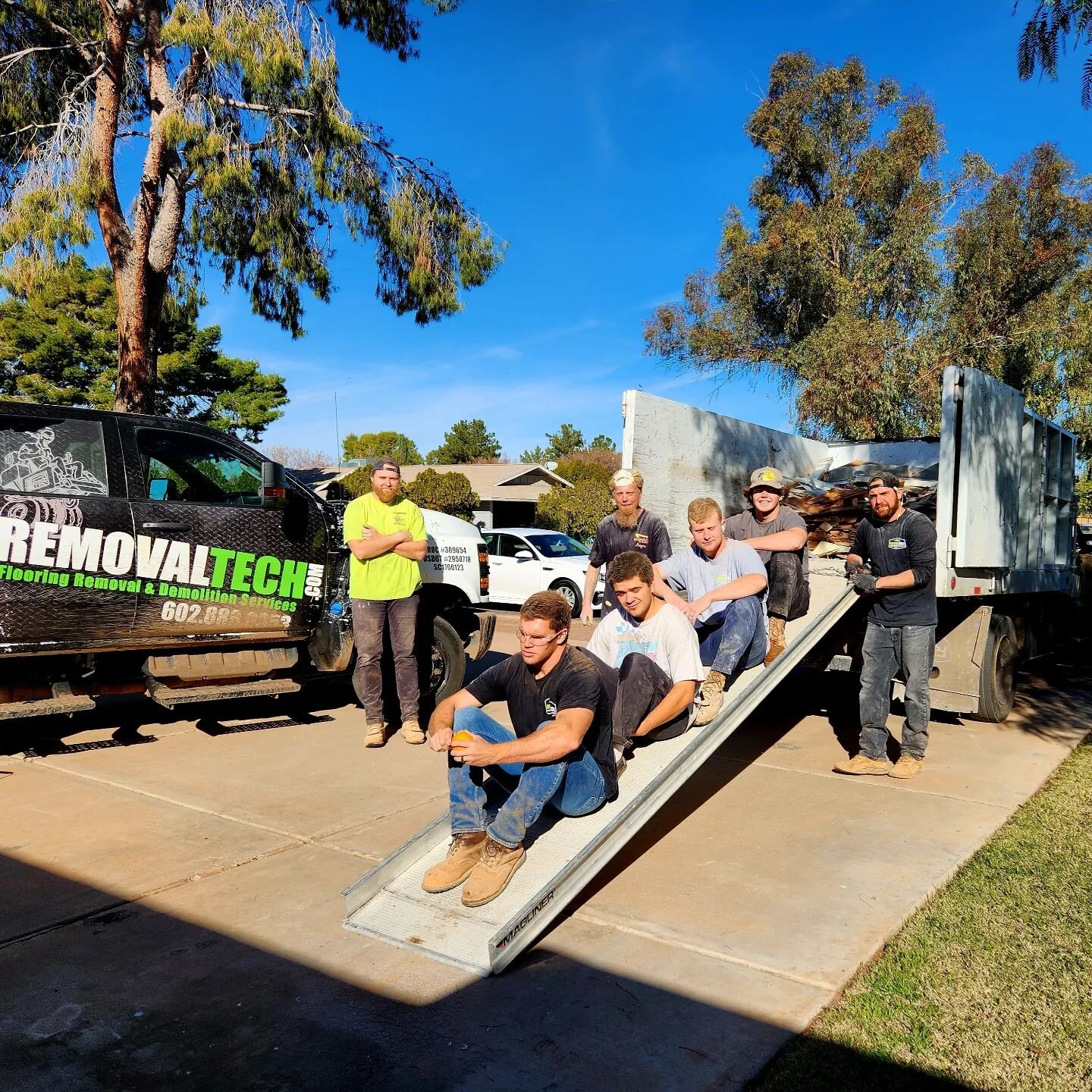 HAPPY FRIDAY FROM OUR CREW TO YOURS!

REMOVALTECH.COM 
602.888.0353