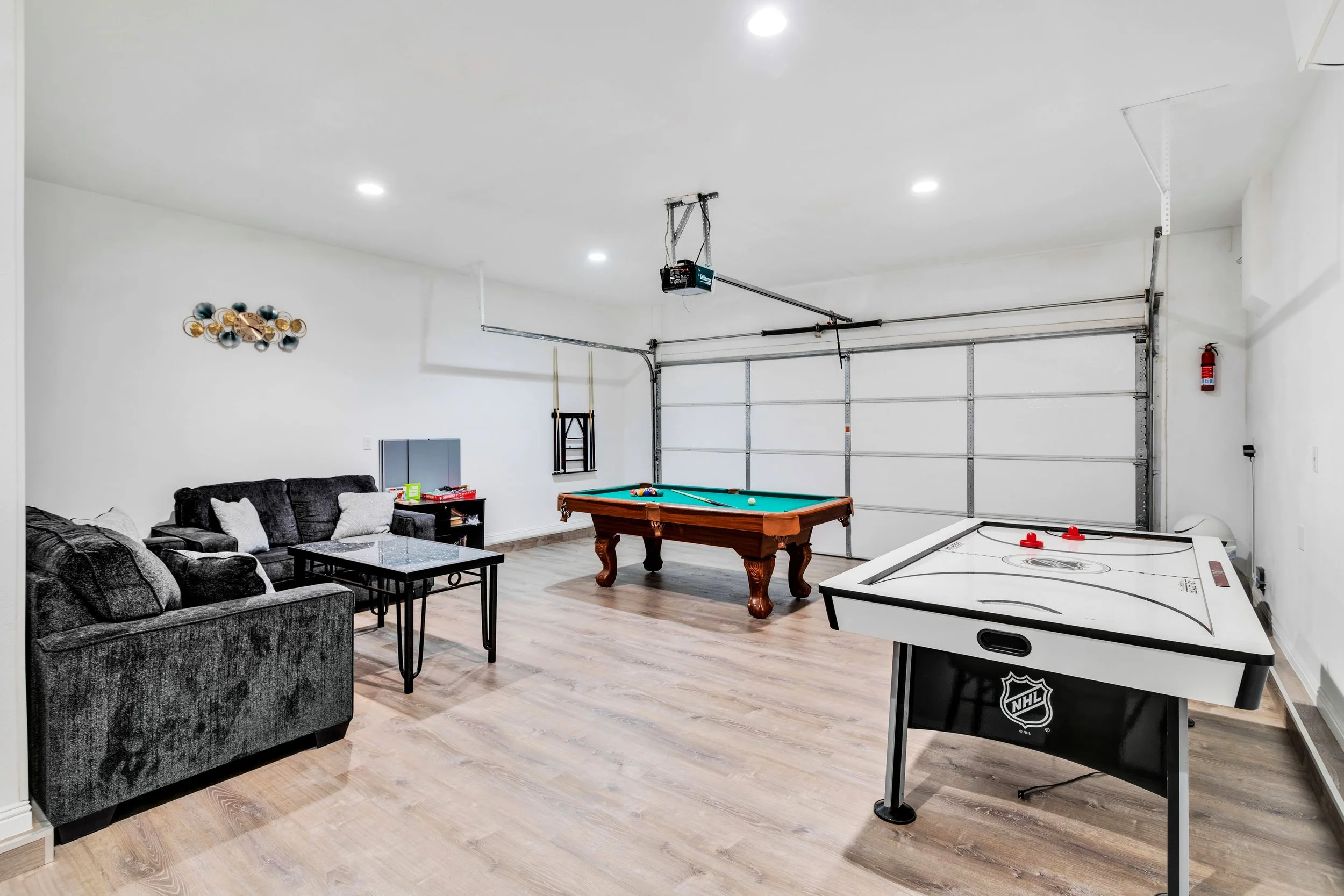 G1 - Game room - Air hockey and pool table.jpg