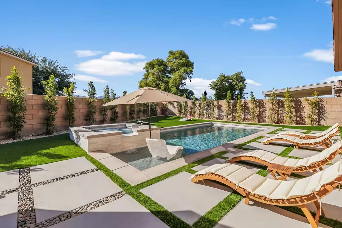 LUXE Gym/Game Room w/Heated SaltPool &amp; SPA Firepit