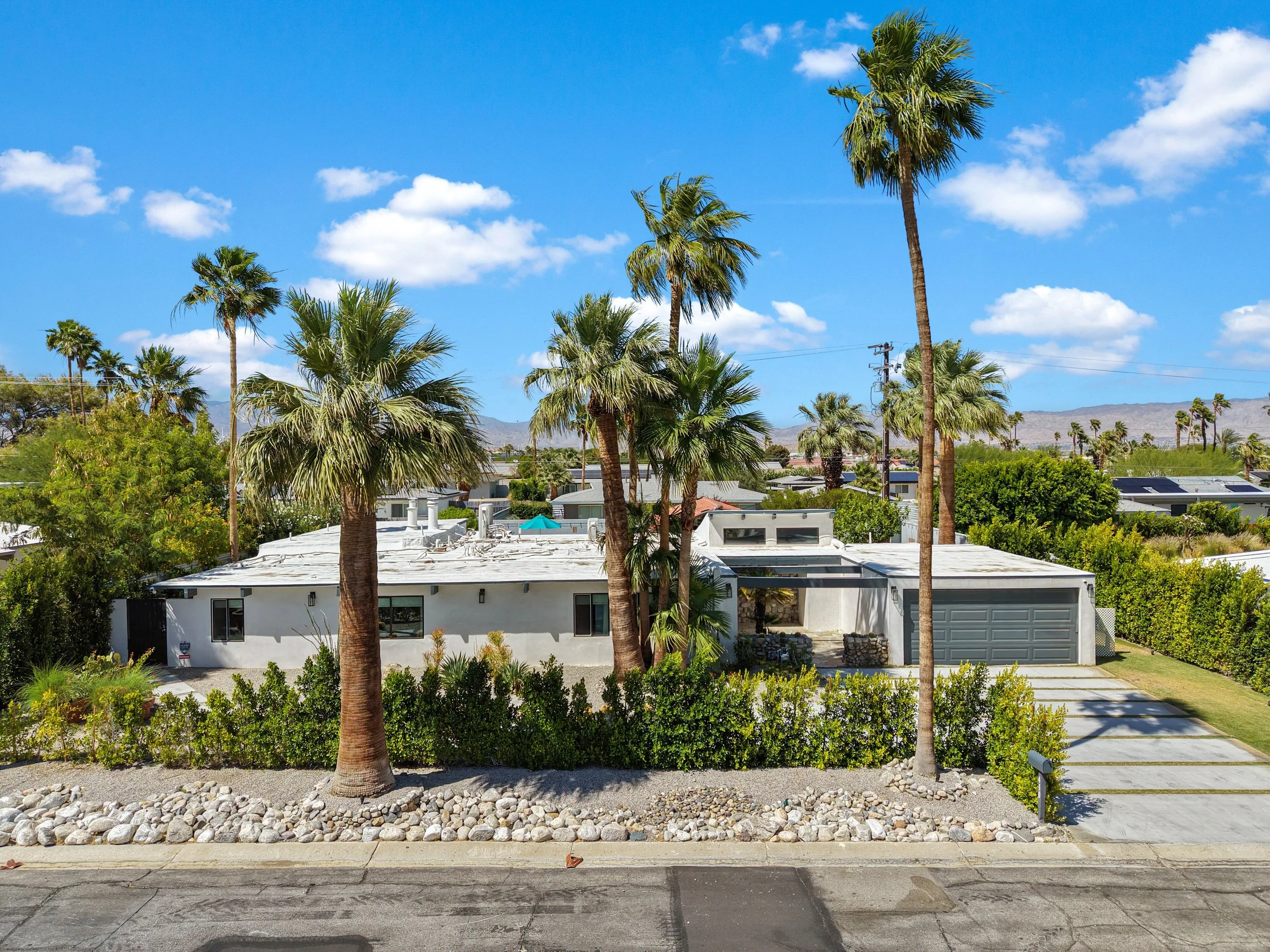 B8-TheFrontYard.jpg