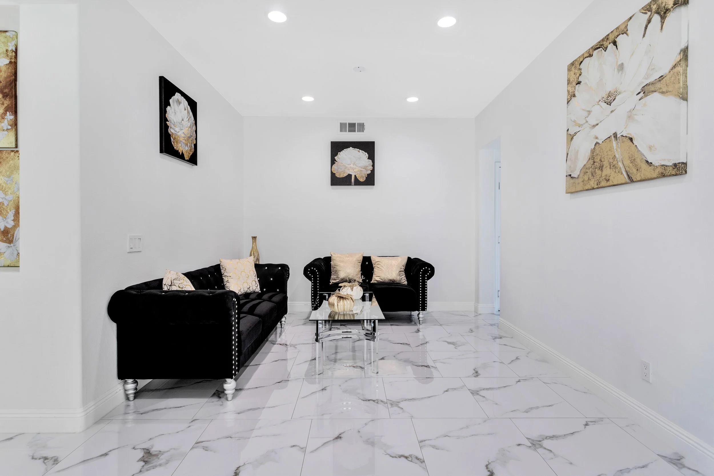 C3 - Formal sitting room.jpg