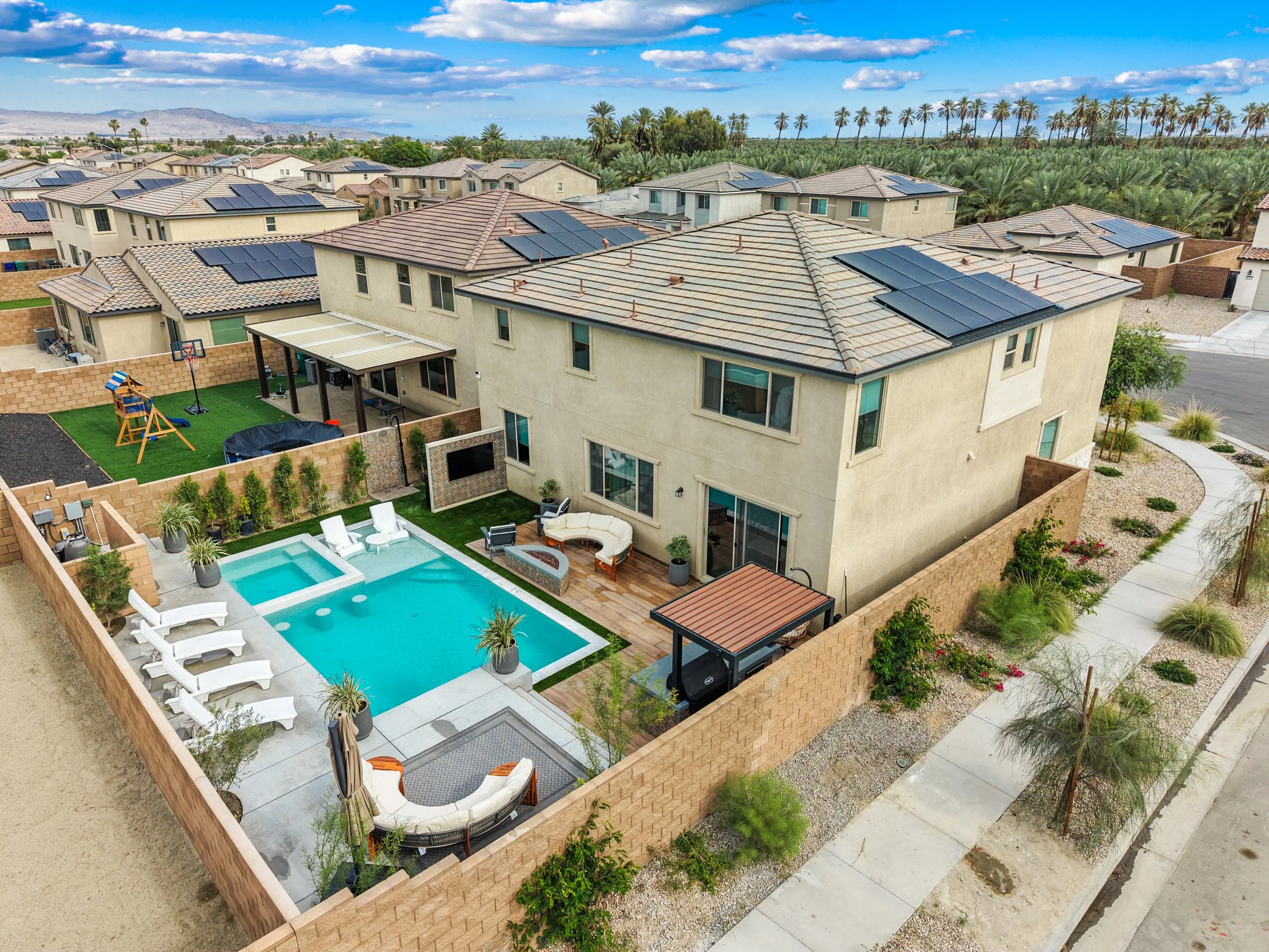 B6-AerialPhotoBackyard.jpg