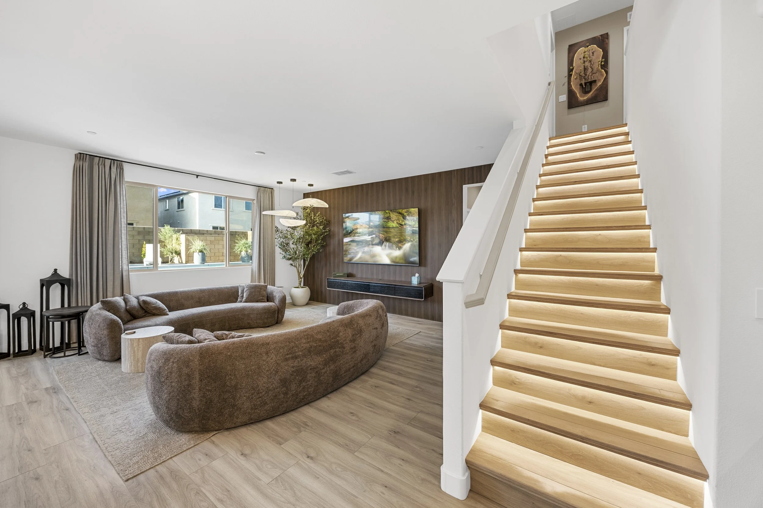 E6-Upstairs.jpg