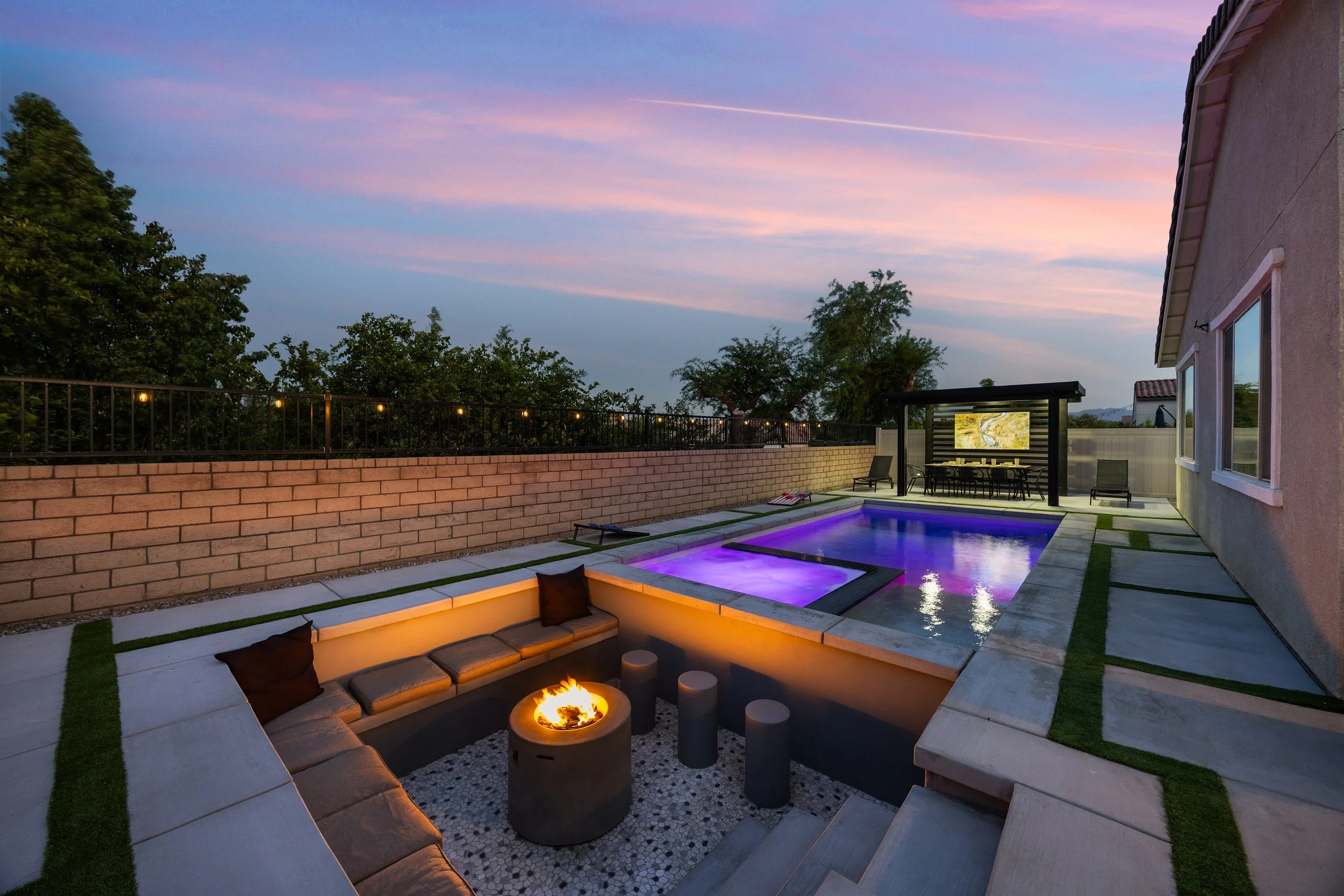 A4-Fireplace.JPG