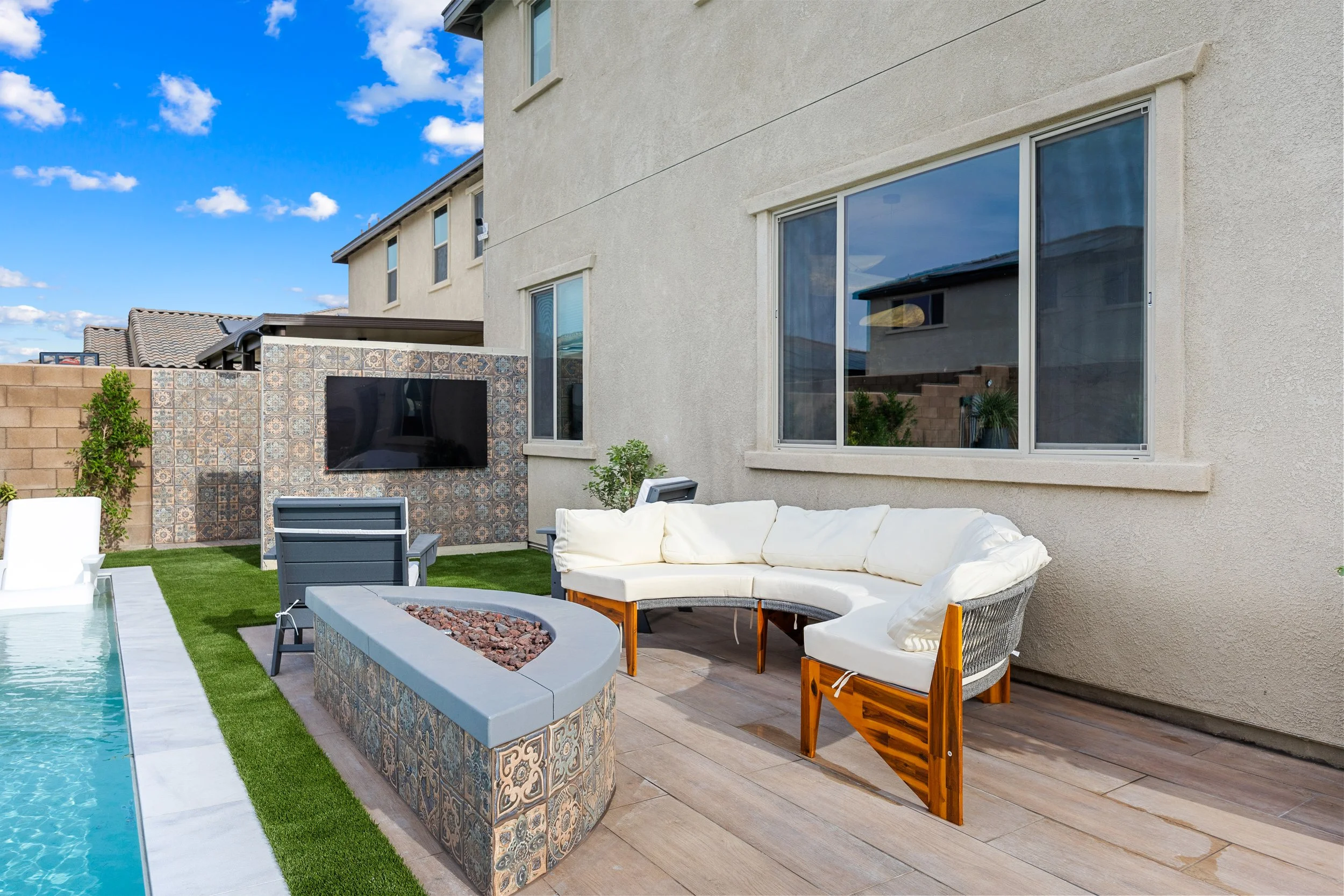 B3-Fireplace.jpg