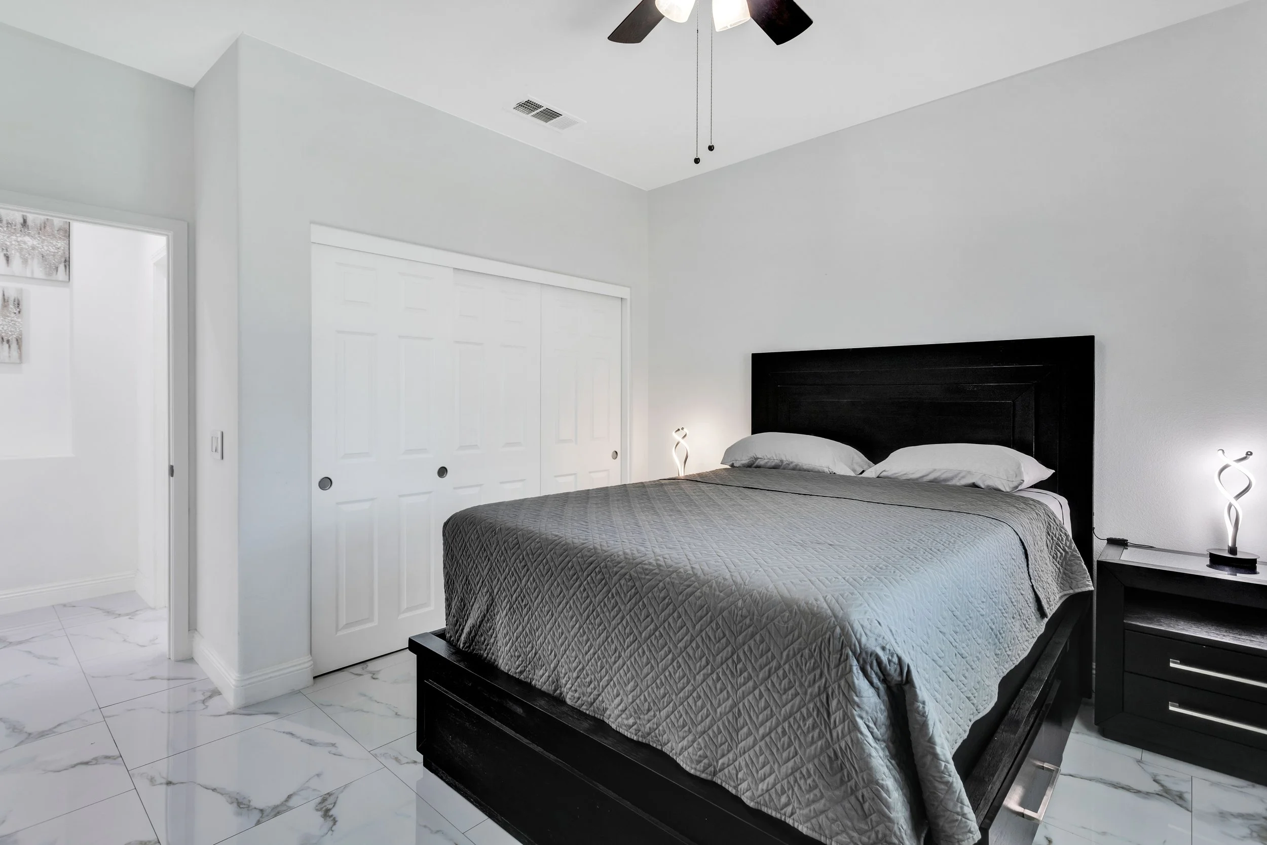 F3 - Bedroom 2 - Queen bed.jpg