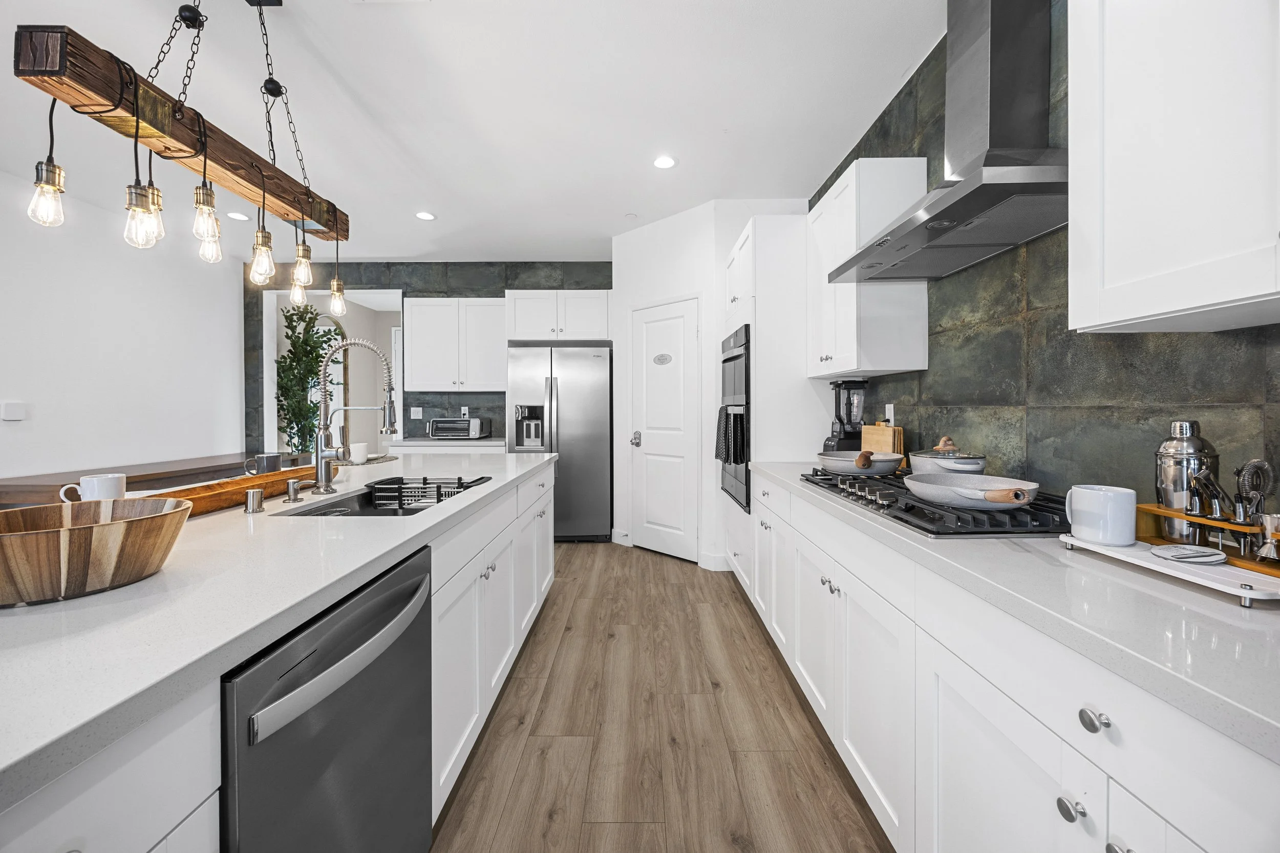 E4-KitchenCloseUp.jpg