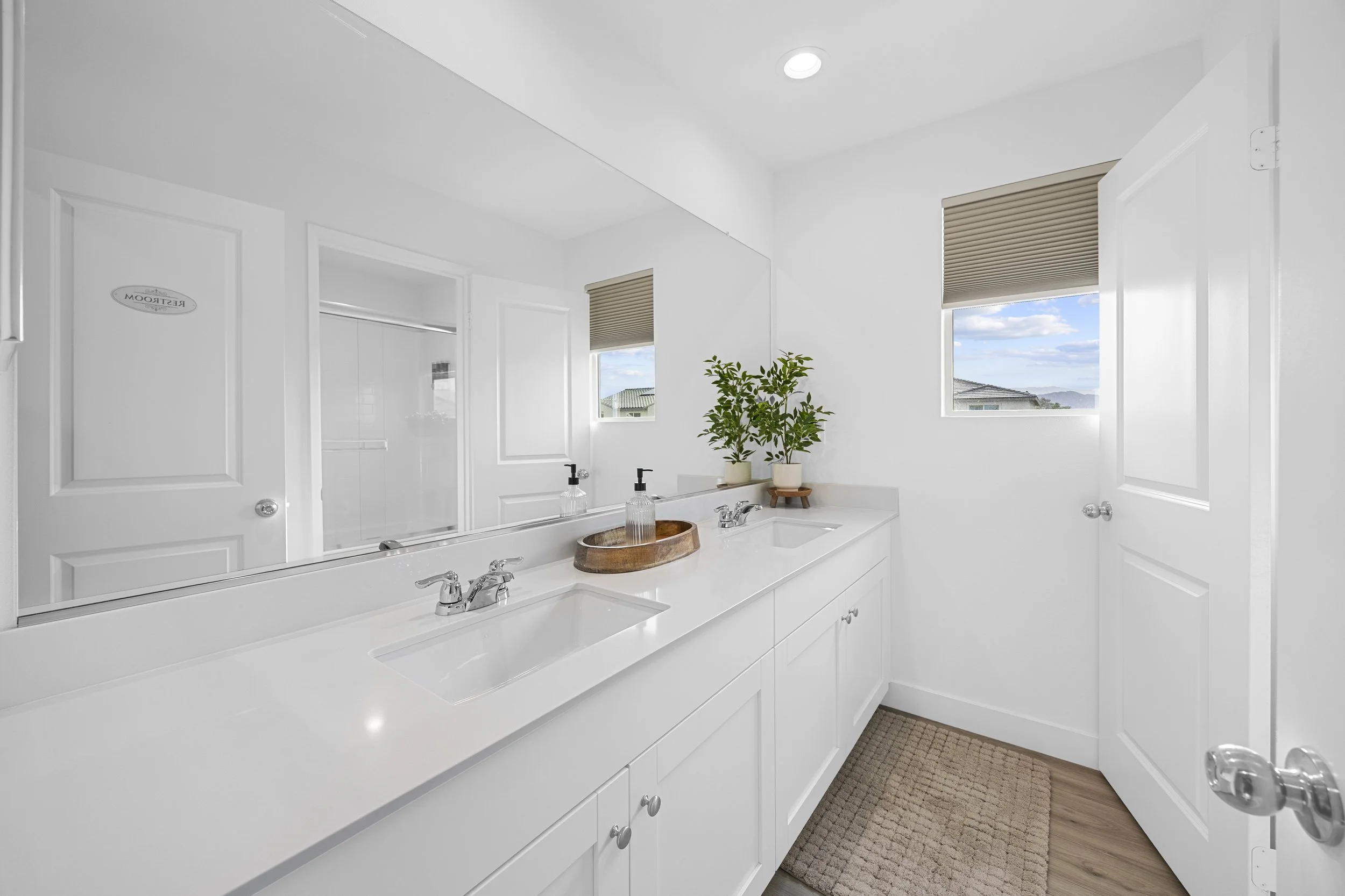 F8-SharedBathroom.jpg