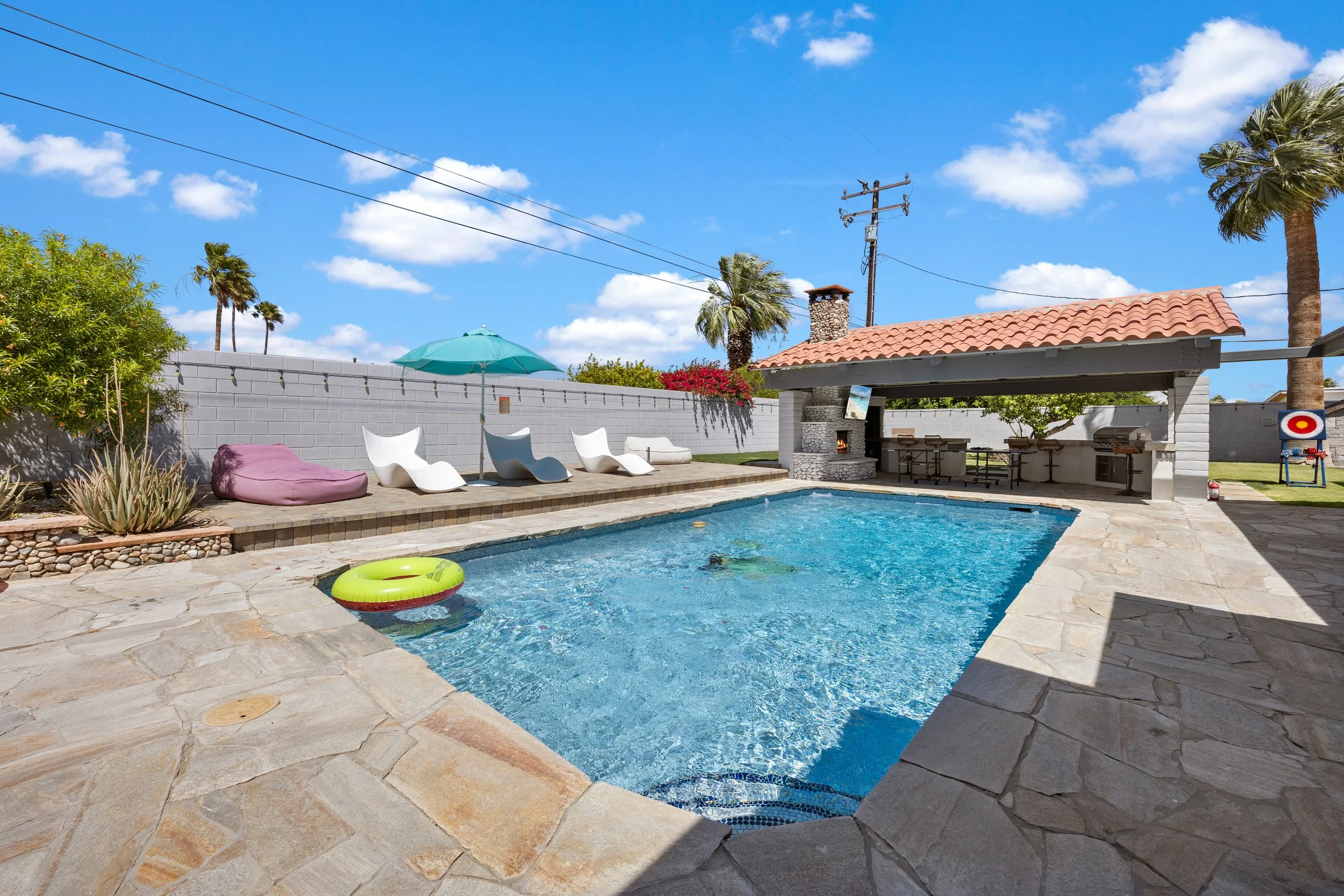 B3-PoolAreaDayTime.jpg