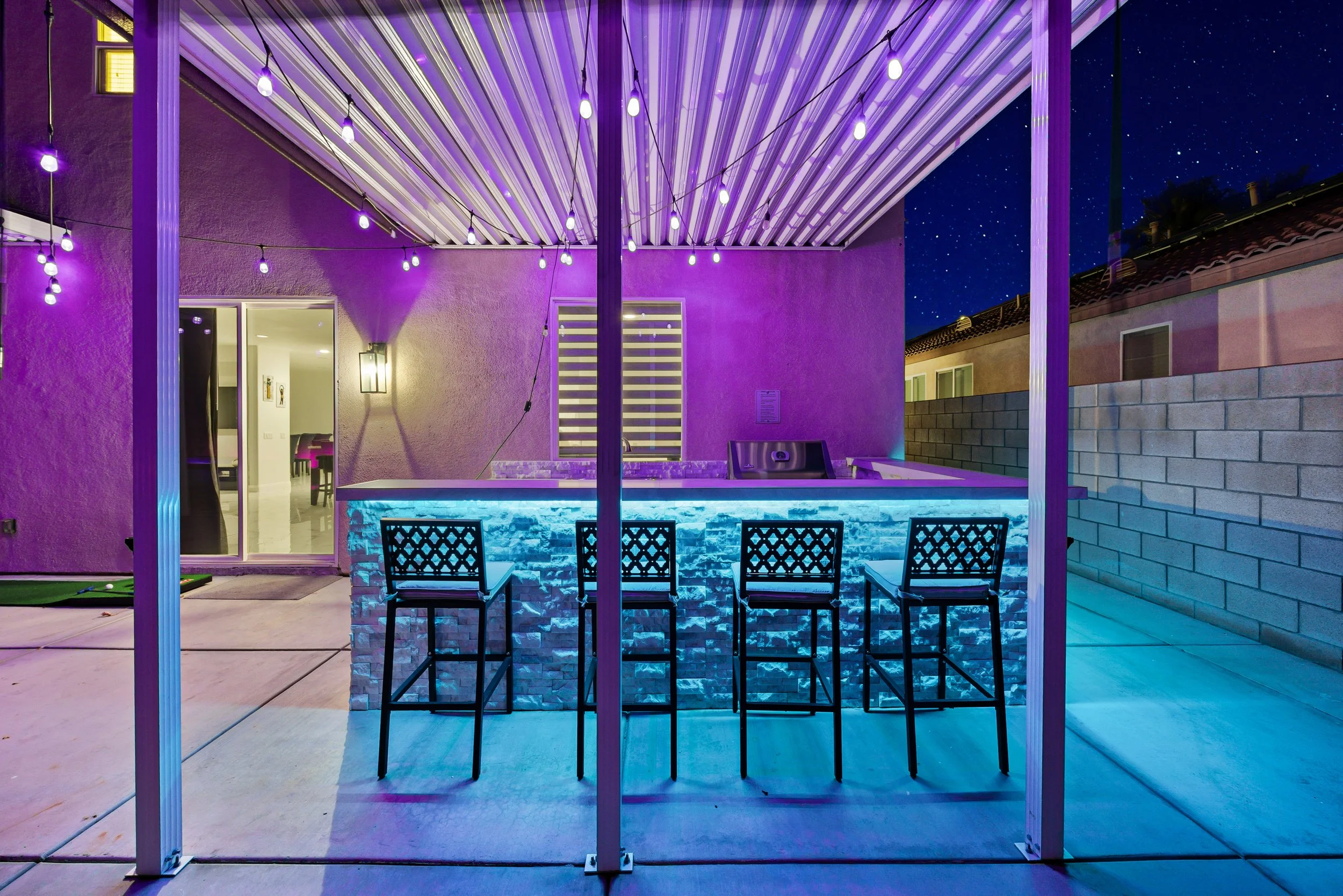 B16 - Illuminated bar and counter seating.jpg
