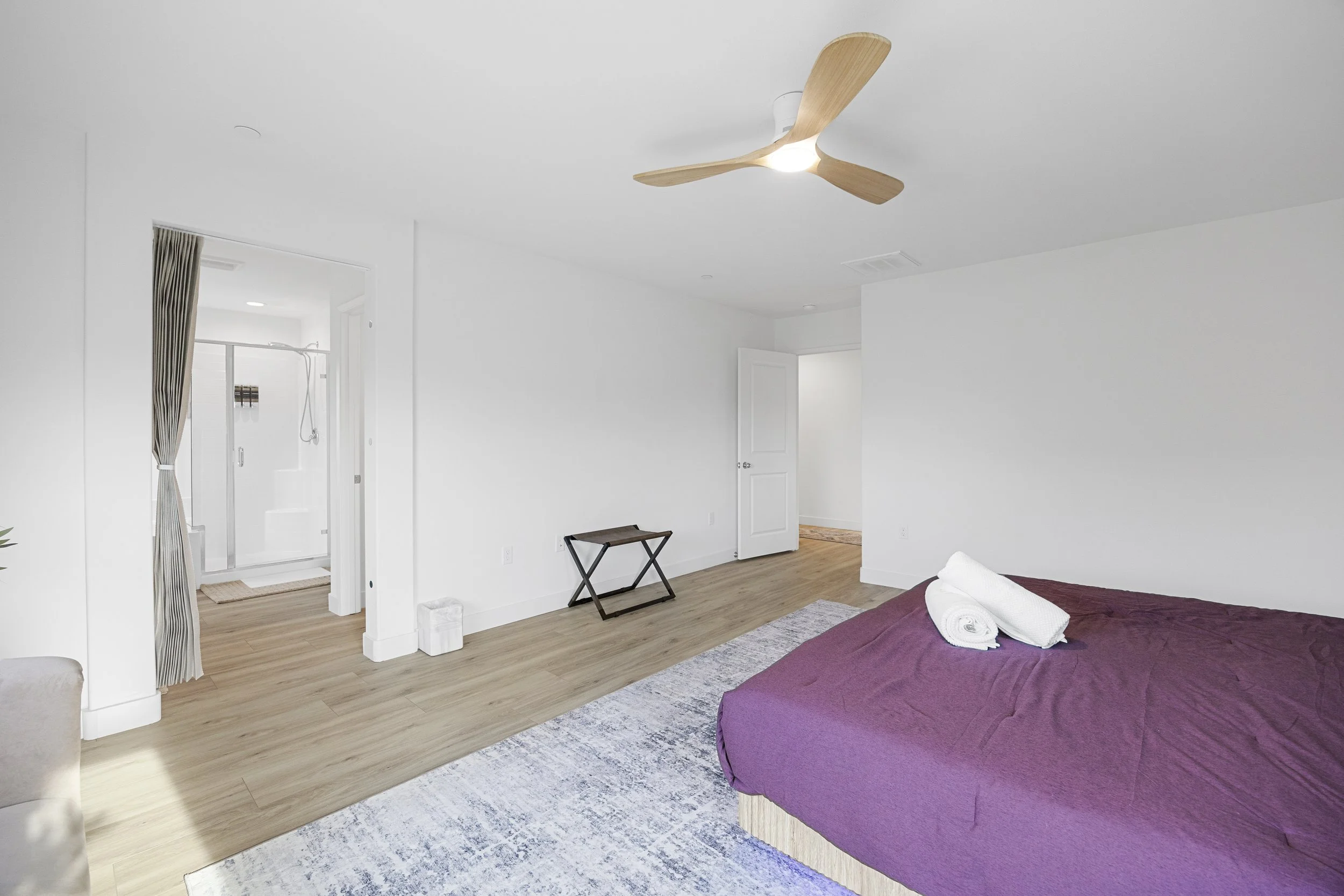 F2-MasterBedroom.jpg