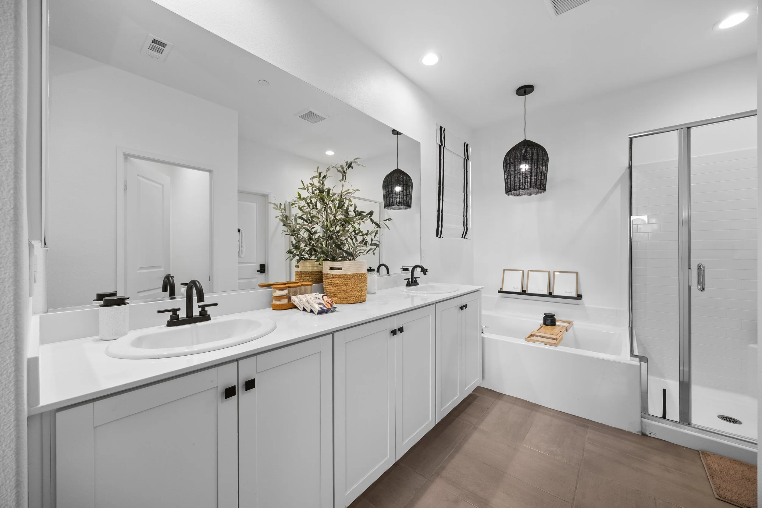 D3-MasterBathroom.JPG