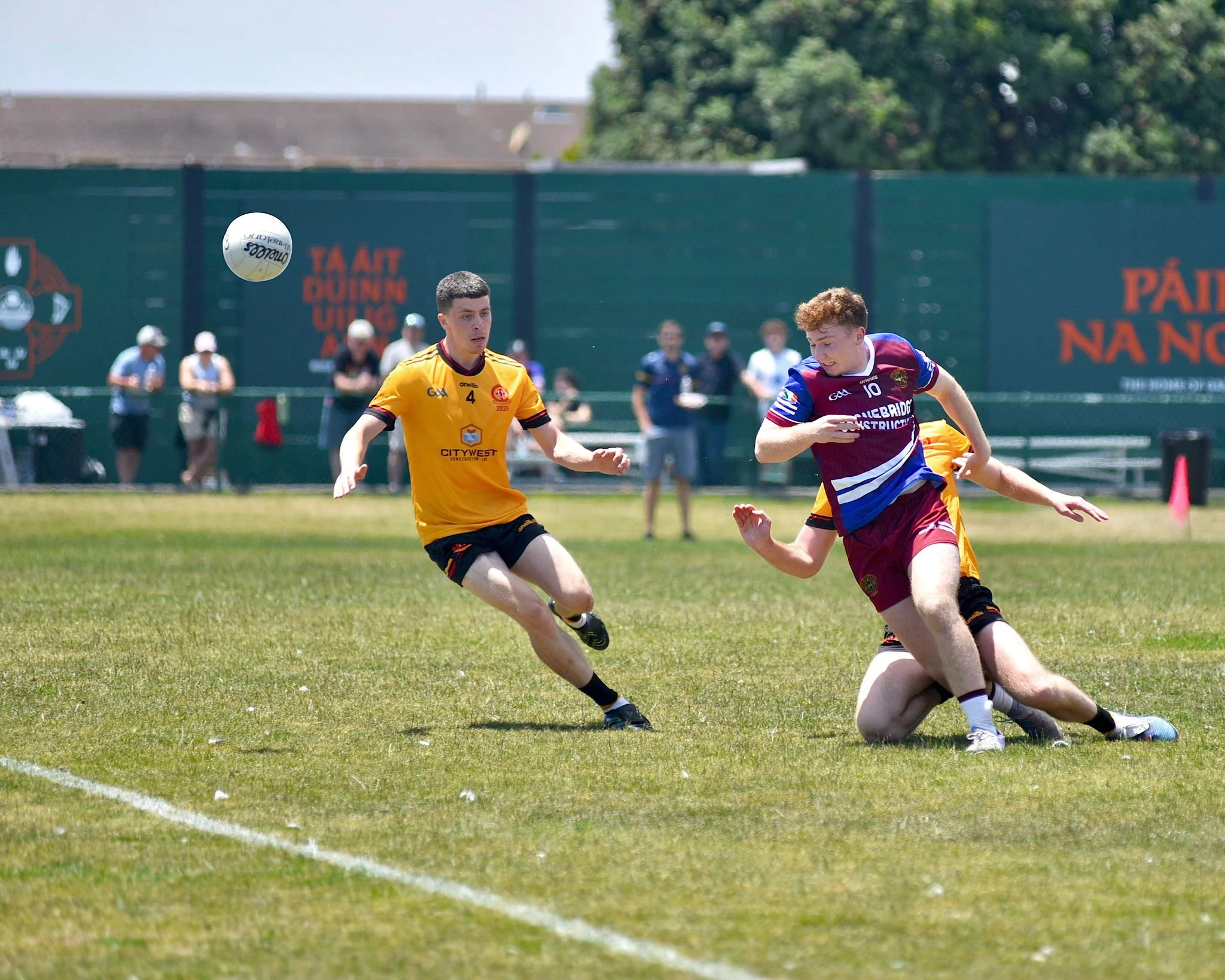 YoungIrelandersvsUlsterSeniorFootballatPáircnanGaelonTreasureIslandbyWilliamWaylandWW1_6934C.jpg