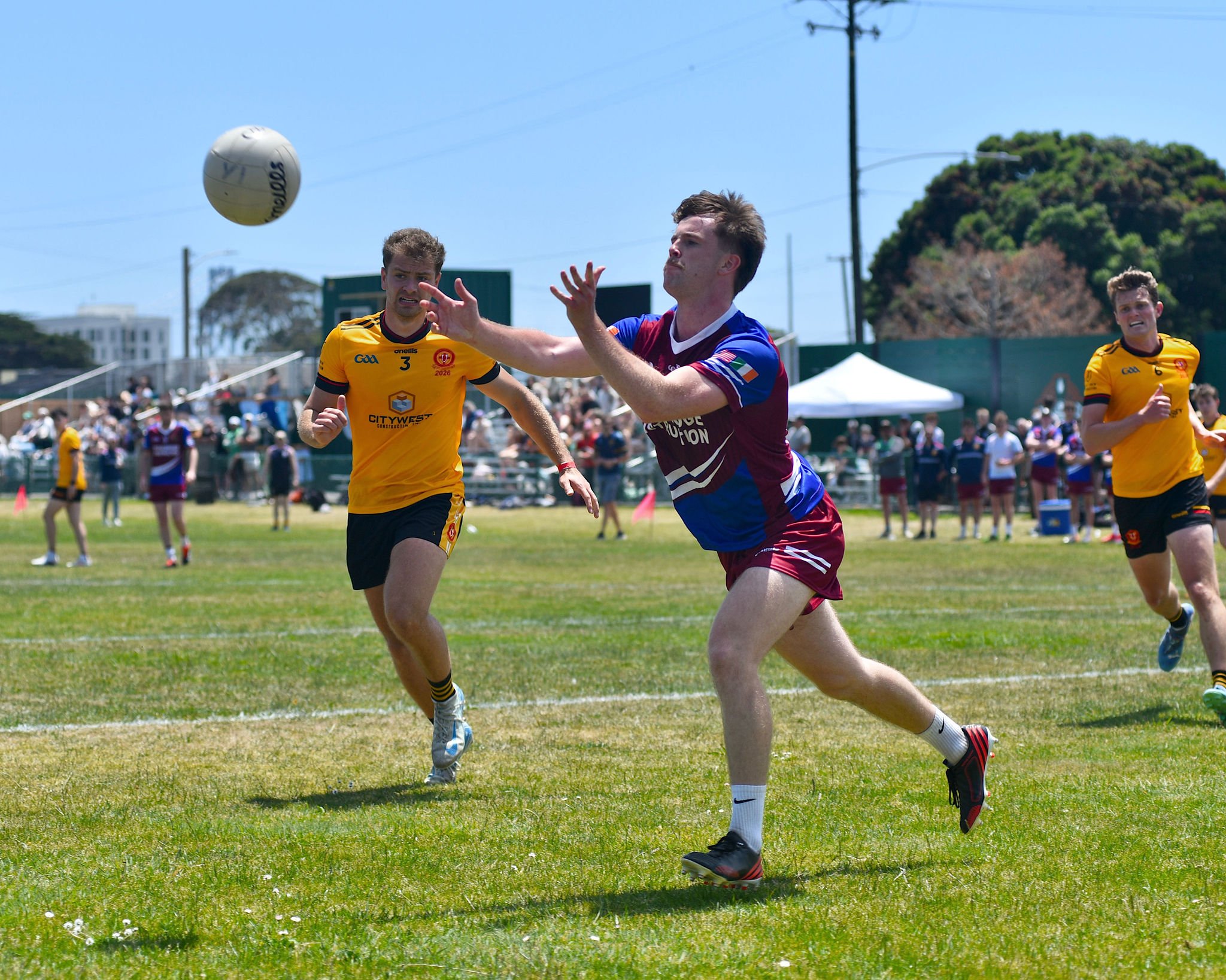 YoungIrelandersvsUlsterSeniorFootballatPáircnanGaelonTreasureIslandbyWilliamWaylandWW1_7136.JPG